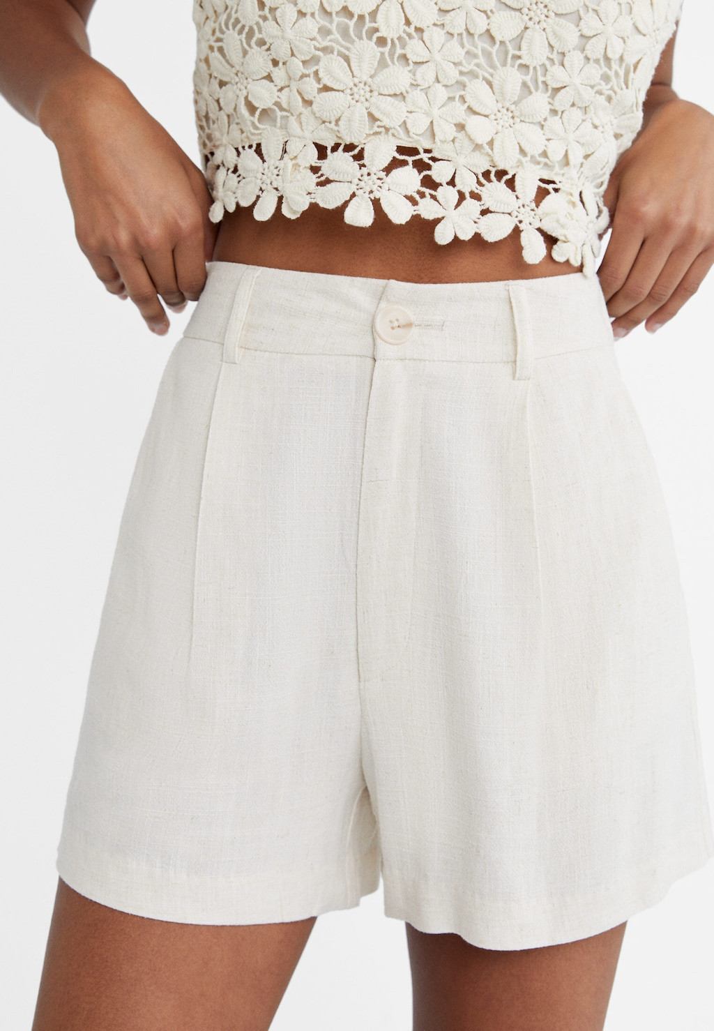 Loose-fitting linen blend shorts | Stradivarius (UK)