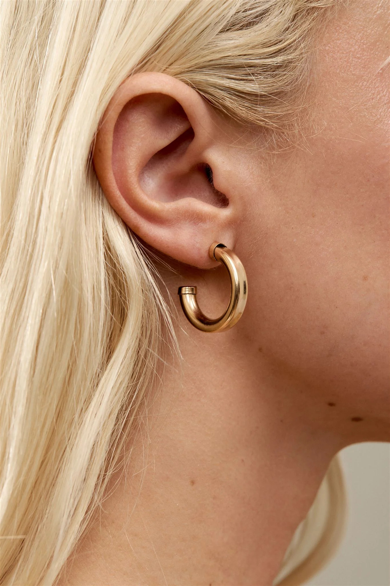 Grey Hoops | Set & Stones