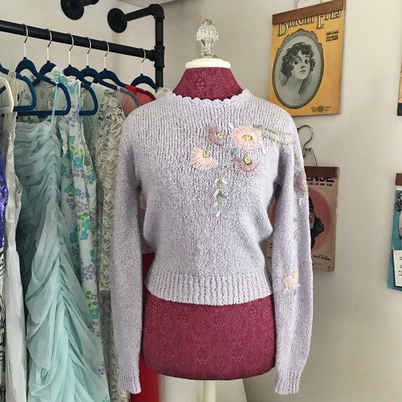 Vintage 1970s pastel purple floral embroidered pullover sweater / 70s style short knit sweater | Etsy (US)