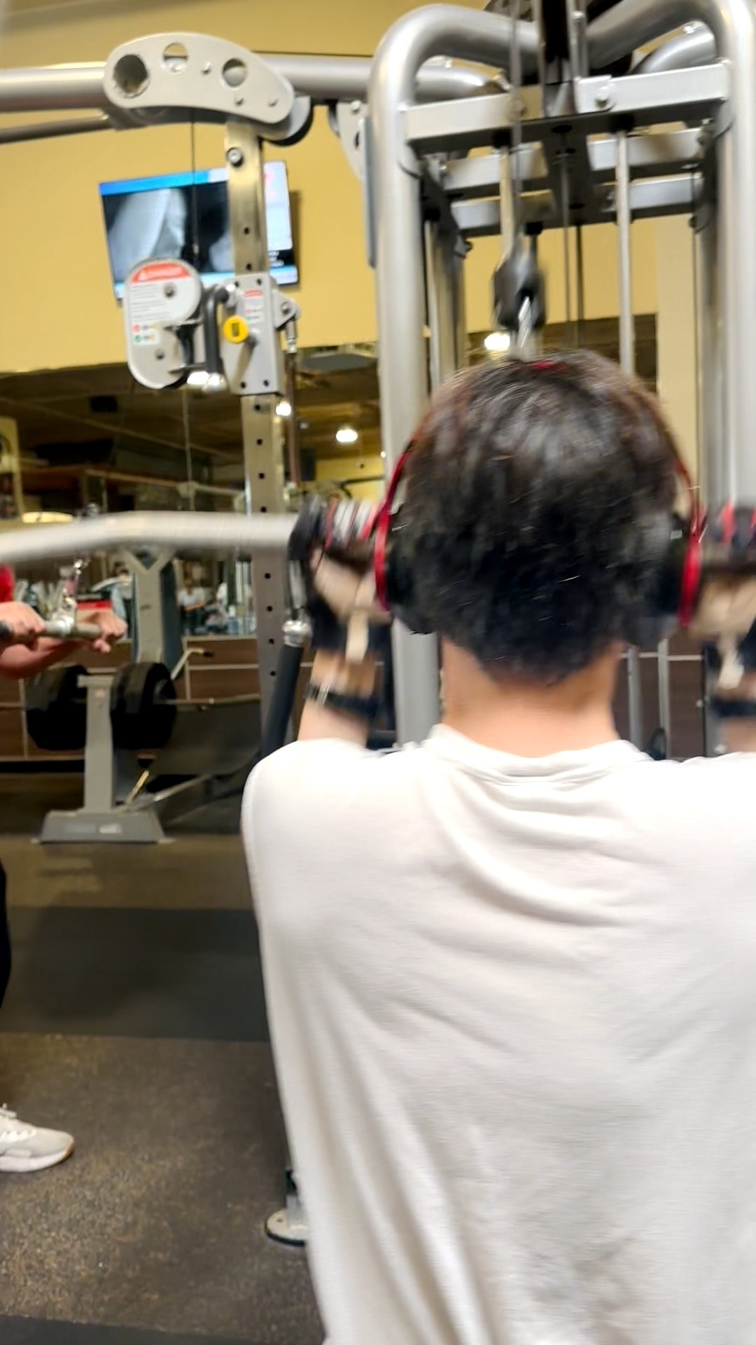 Sundays are for strength, focus, and a little self-indulgence in motion. 💎🏋️‍♂️
#SundayWorkout  #WellnessLifestyle #StrongAndStylish #ElevatedLiving

#LTKActive #LTKMens #LTKdayinmylife