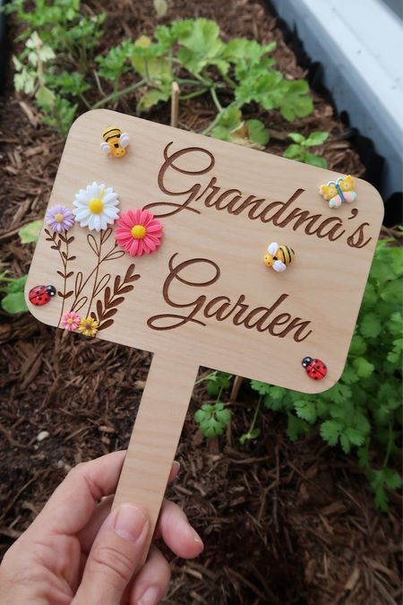 Cutest personalized garden sign! 🌿🧑🏻‍🌾❤️



#LTKFindsUnder50 #LTKHome #LTKSeasonal