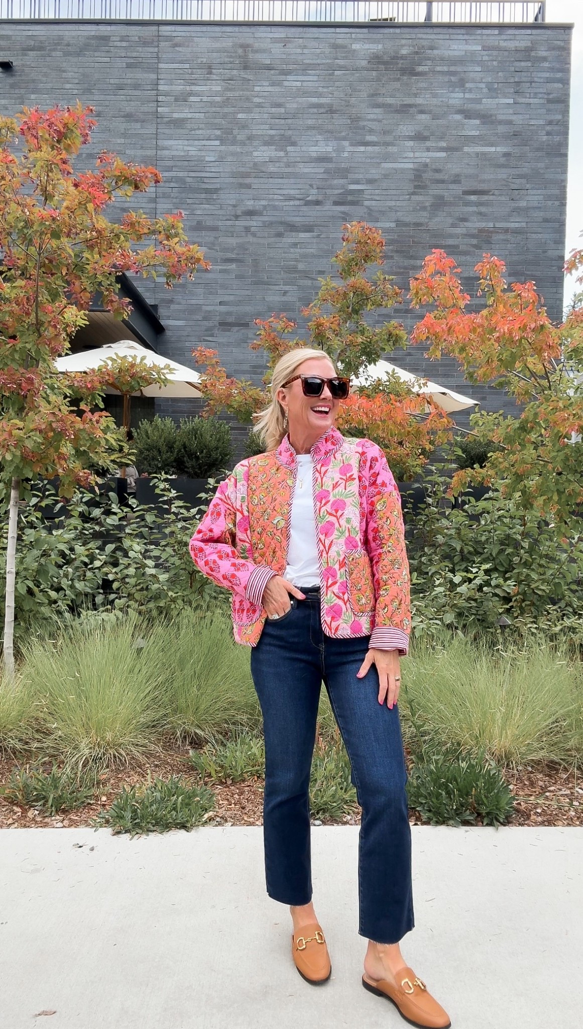 Jacket: small
Jeans: 26