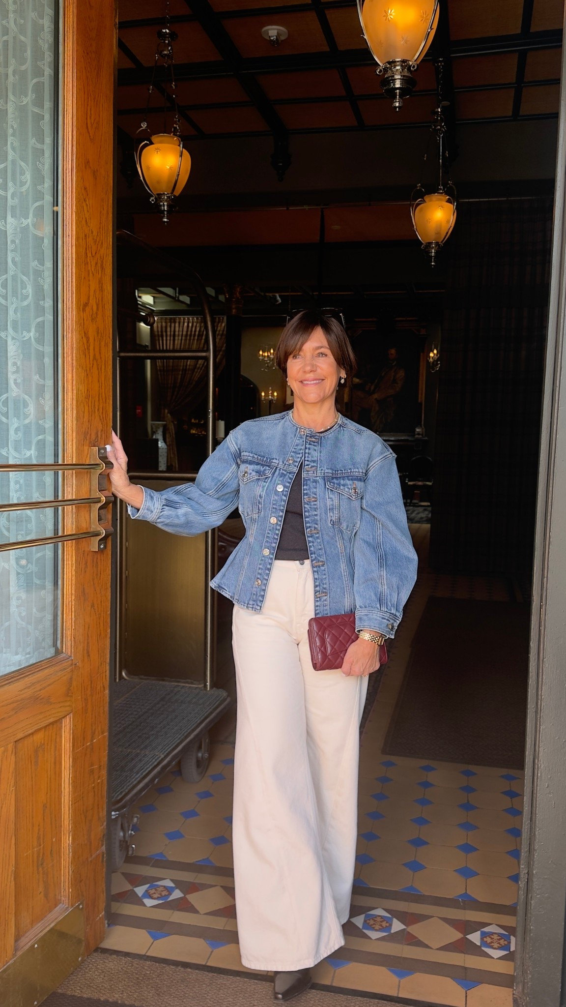 I’ve worn these wide-leg ecru jeans every day for the past week, and it’s not often I find a gene that is so cool. It gives everything an update and I bought two washes! ￼

I’m wearing the petite version, size 26.