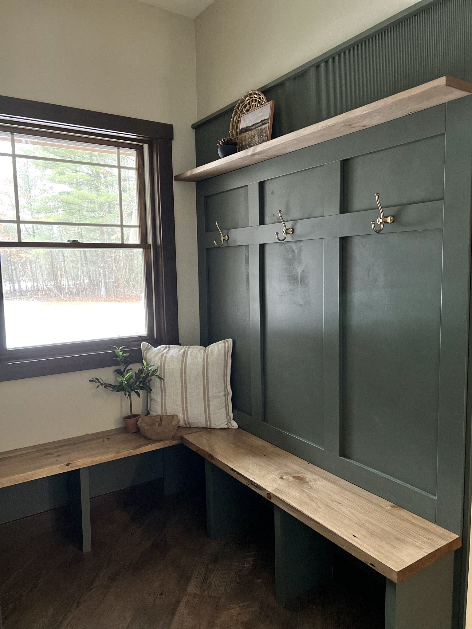 We just completed our mudroom area and couldn’t be happier with how it turned out! 

#LTKhome