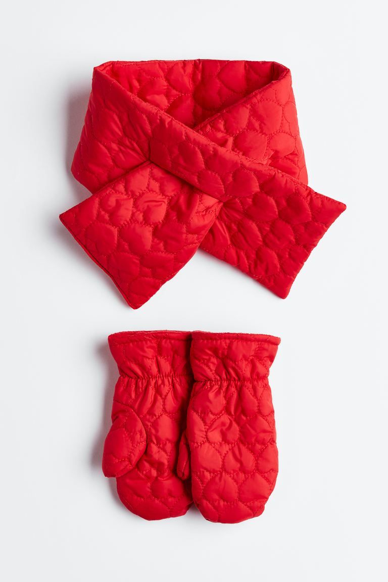 Scarf and Mittens | H&M (US + CA)