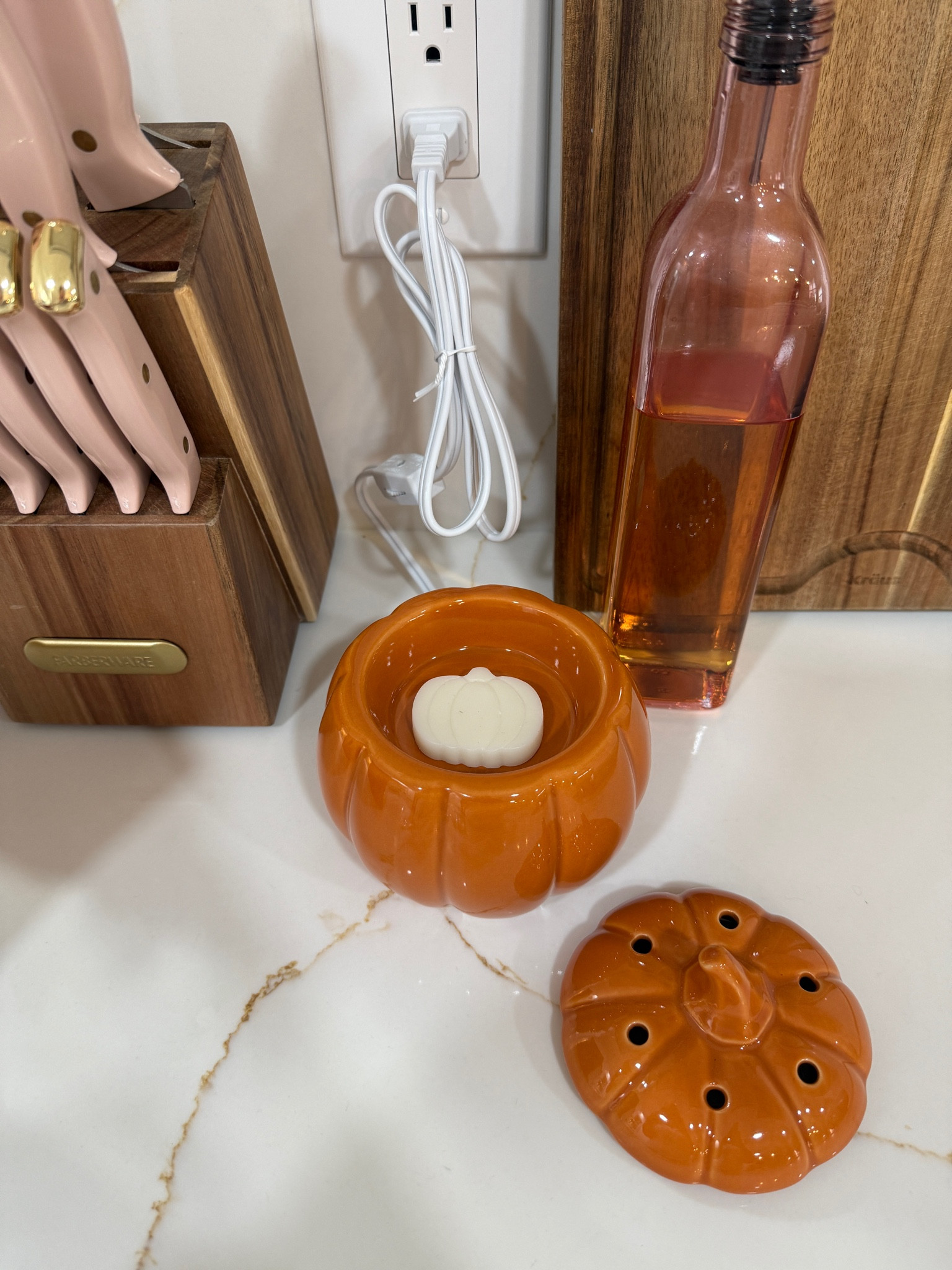 Pumpkin wax warmer from Kirkland’s
Pink knives 


#LTKSeasonal #LTKHalloween #LTKHome