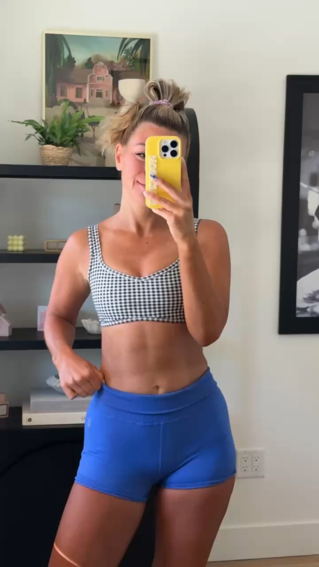 Checkered sports bra and blue running shorts gym workout look wearing xs too small bottoms

Loving tan code: emersonlt
Factor code: 50emerson

Activewear
Gym outfit
Running shorts
Sports bra
Home tanning
Meal delivery

#LTKStyleTip #LTKShoeCrush #LTKActive