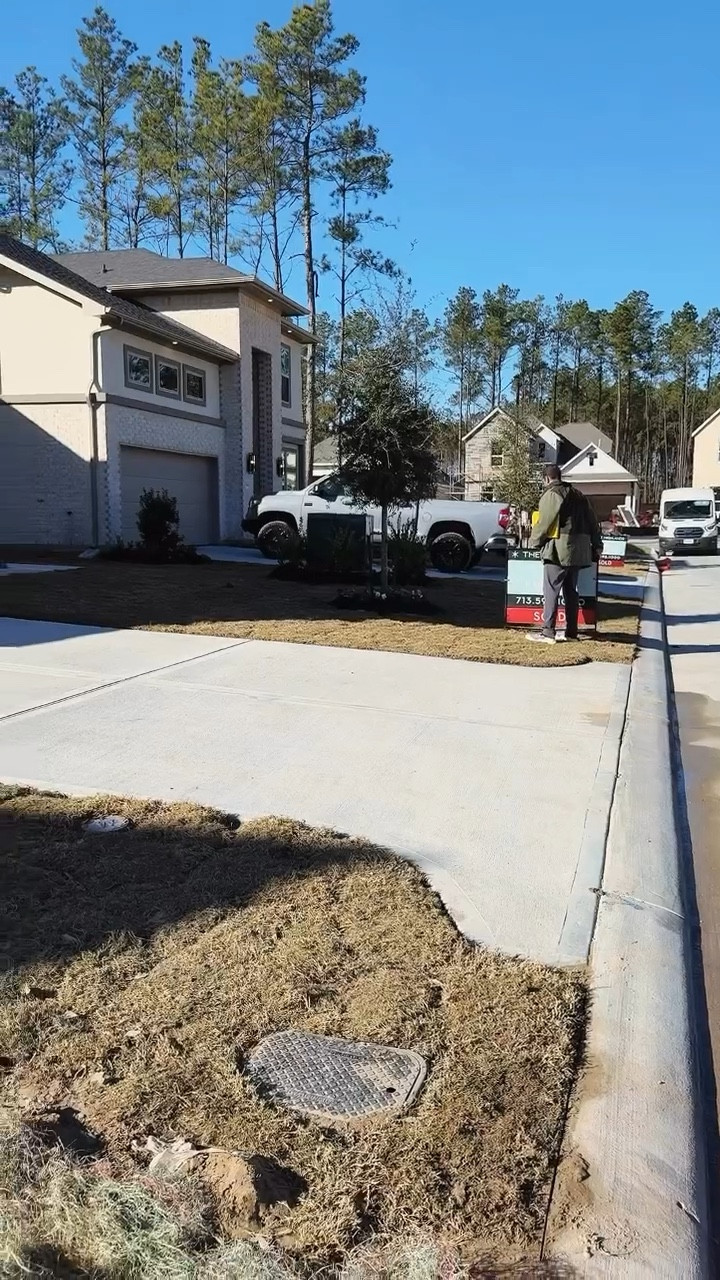 We watched this house go from empty walls 🏡to our children’s laughter echoing through every room 🥹✨ Years of hard work, patience, and hope led us here… What’s a dream you’ve worked so hard for? #ending2025 #newhouse #newmark