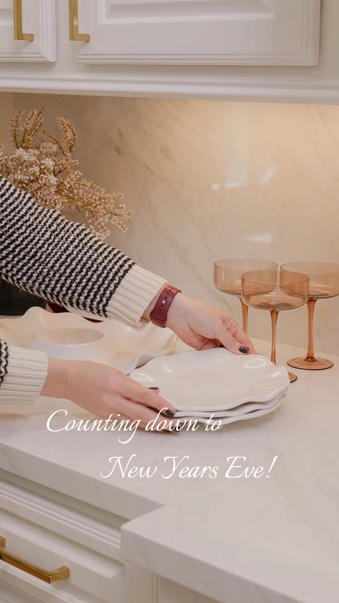 I turned this beautiful chip & dip bowl into an ice-filled serving platter for a luxe holiday dish. It is perfect for year round entertaining and can’t believe it’s melamine!

Sabavi home
Ad
Holiday hosting
Serving dish

#LTKfoodie #LTKHoliday #LTKHome