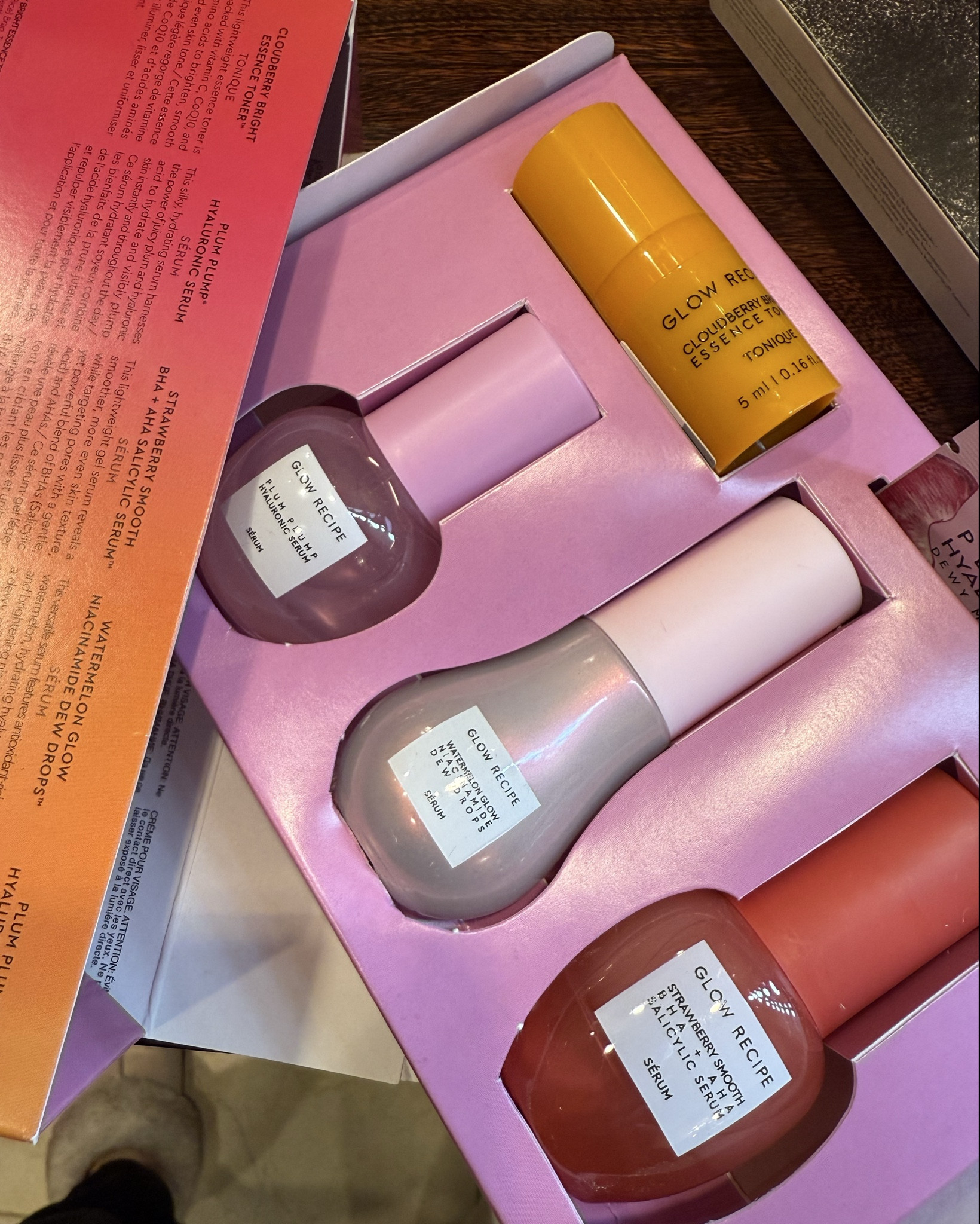 I love the Glow Recipe serums and found this adorable set of minis to test them all out! Full sizes linked below!!🍑🍒🍓🍎🍇🍊
Plus, it’s on SALE!!!

#LTKFindsUnder50 #LTKGiftGuide #LTKBeauty