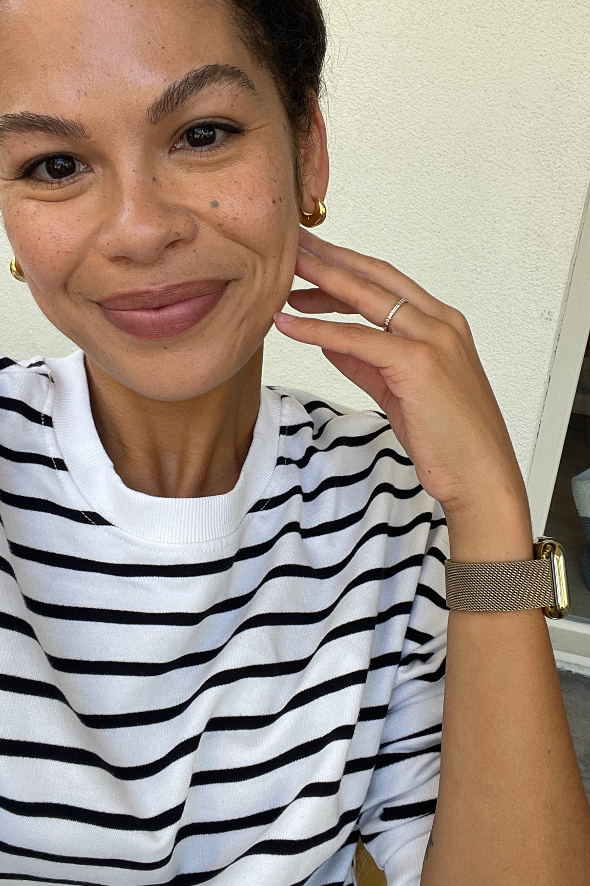 Cozy striped sweatshirt (love HM girls section their sizing goes up to kids 20 - I’m normally a women’s XS-S and wearing girls size 12-14) and the gold mesh watch band I’ve worn for years and years  