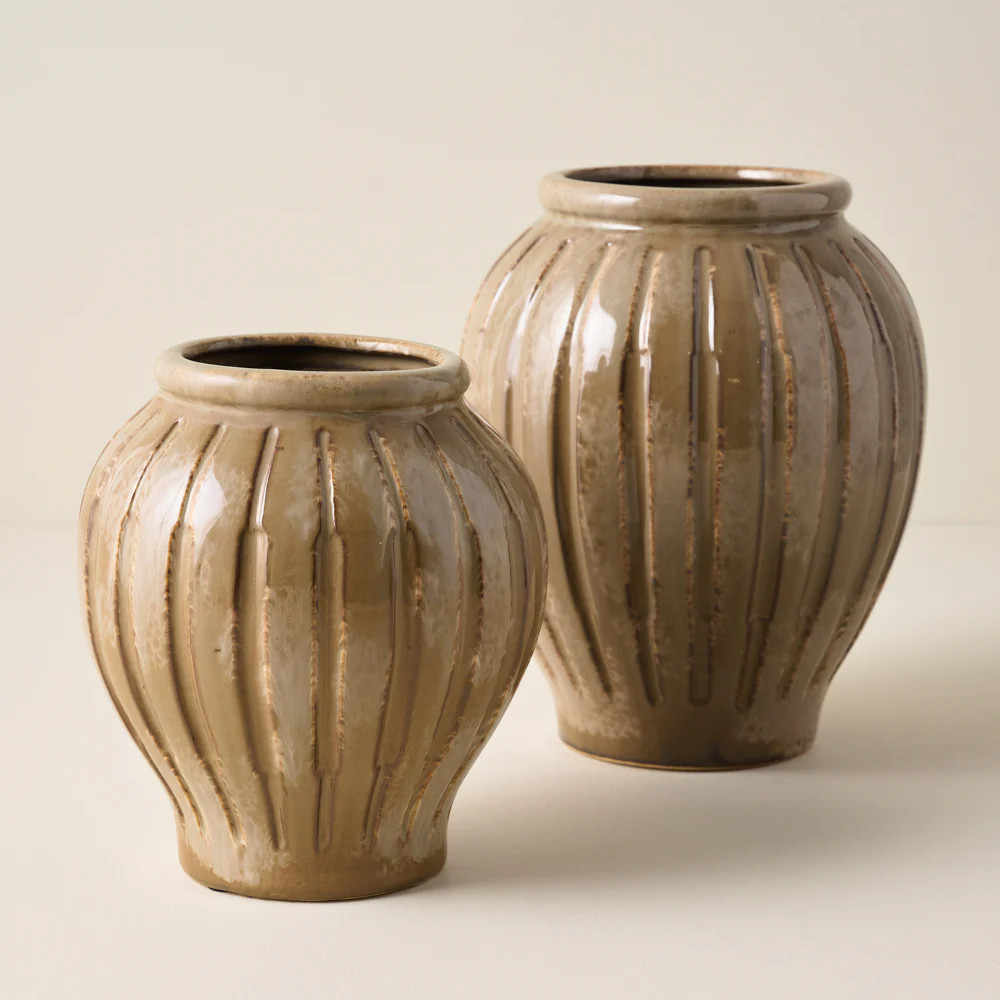 Callum Ribbed Vase | Magnolia