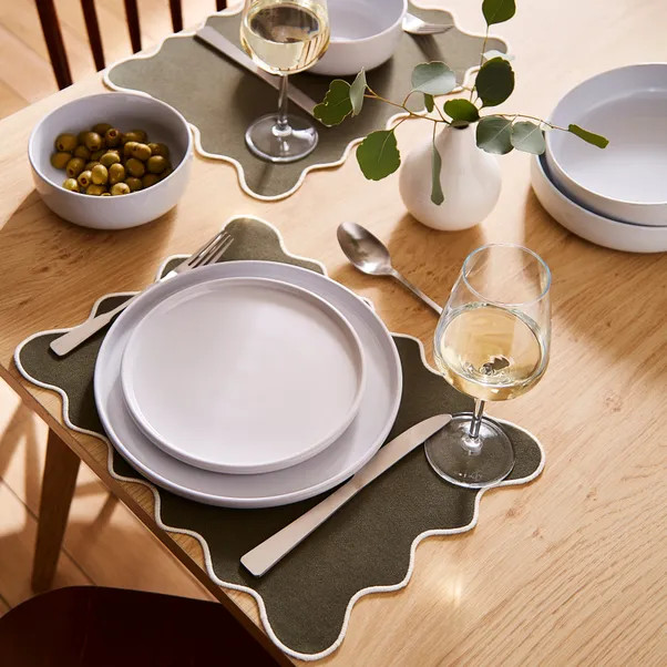 Set of 2 Scalloped Placemats | Dunelm