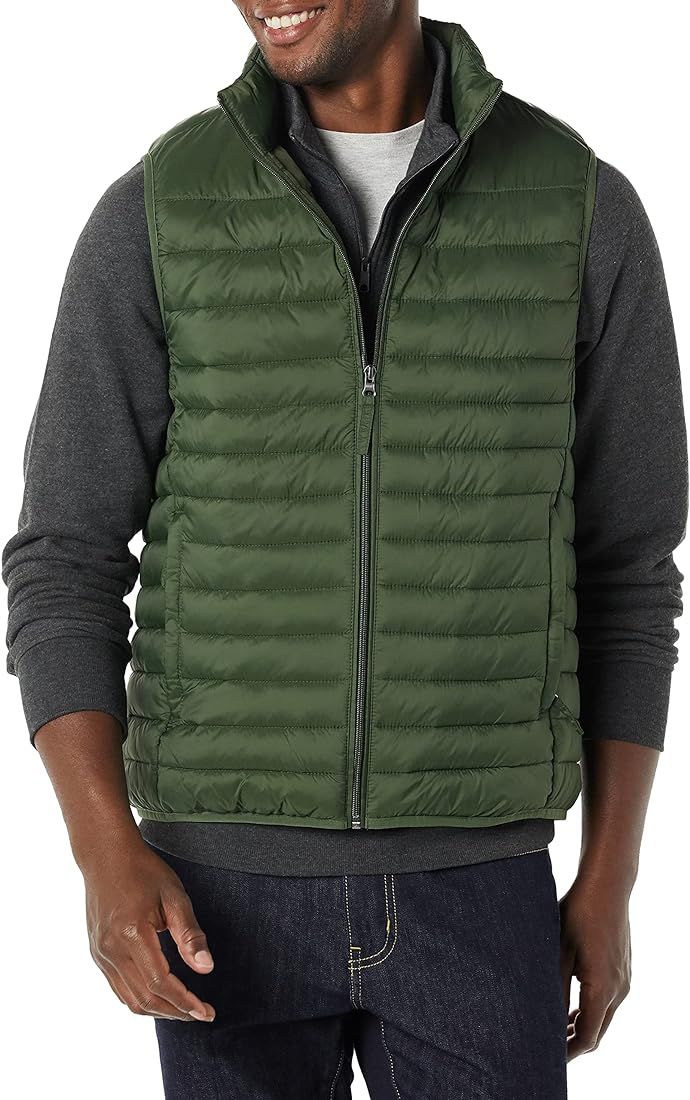 Amazon Essentials Men's Lightweight Water-Resistant Packable Puffer Vest | Amazon (US)