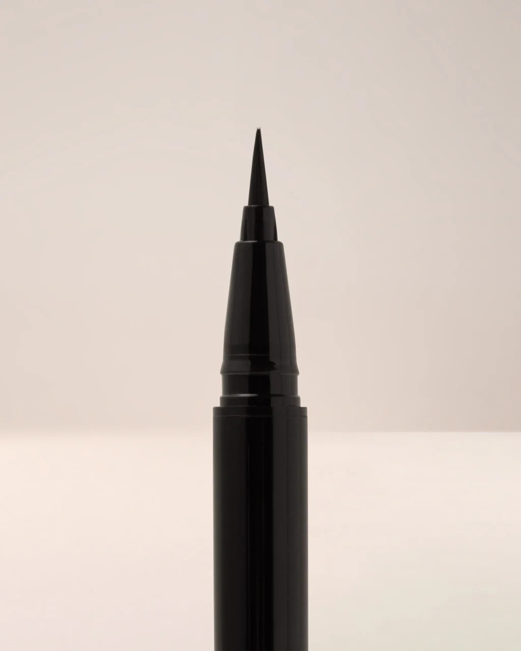 Brush Tip Illustrative Eyeliner | EM Cosmetics