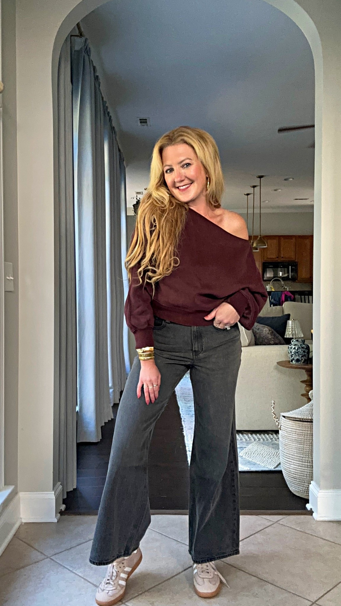 ✨ Abercrombie Fall Sale ✨
Shirt: size small
Jeans: size 28 (short, flared black faded 90s denim – perfect with sneakers)
Jacket: size small
Off-the-shoulder sweatshirt: wine color – cozy + chic for fall 🍷


🛍️ Use code AFLTK for an extra 20% off!
Everything is linked below so you can shop the sale while it lasts.


LTK Fall Sale, Fall Outfit, Abercrombie Sale, Elevated Basics, Cozy Chic, Off-the-Shoulder Sweatshirt, Wine Pullover, Casual Fall Style, Mom Style Outfit, Fall Sweaters, LTK Sale Finds, Fall Fashion, Abercrombie Fall, Fall Style


#LTKSaleAlert #LTKFallSale #LTKSeasonal