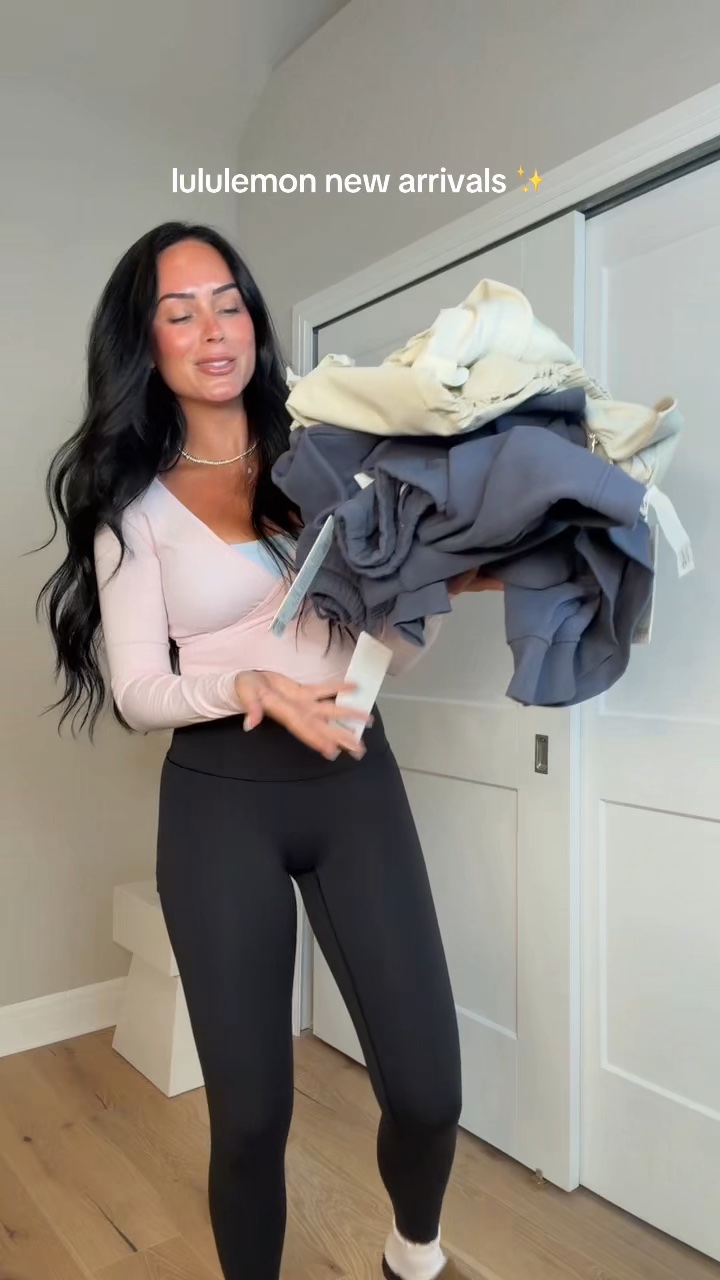 So obsessed with these new fall Lululemon arrivals 🍂 Dusty Diamond is GORGEOUS and such a pretty color for fall! I’ll have all the details linked on my LTK. ✨

My sizing: 5’7” | 145 lbs | 32DD
Wearing: Size smalls

#lululemon #lululemonfinds #fallfashion #falloutfits #athleisure Lululemon fall arrivals, Dusty Diamond Lululemon, fall athleisure, Lululemon outfit inspo, fall activewear @lululemon