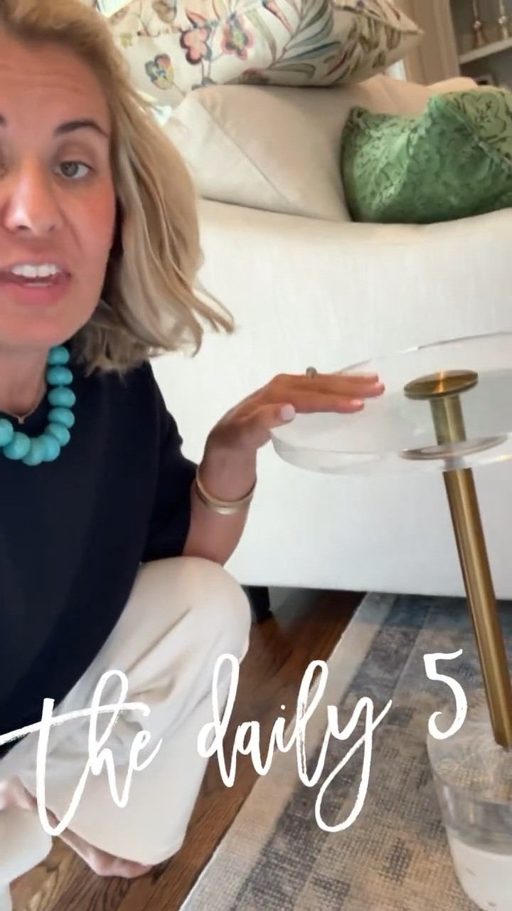 Daily 5…#1…Acrylic Table! I have these around my house and I love that you can move them around so easy. Lightweight yet study and ON SALE!!

#LTKdayinmylife #LTKHome #LTKSaleAlert