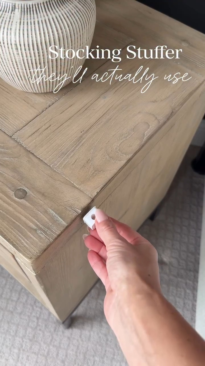 A Stocking Stuffer they’ll actually use 🎄🎅🏼 🎁 keep your phone charger in reach on your nightstand or cords organized on your desk! 👏

#LTKmomlife #LTKGiftGuide #LTKHome