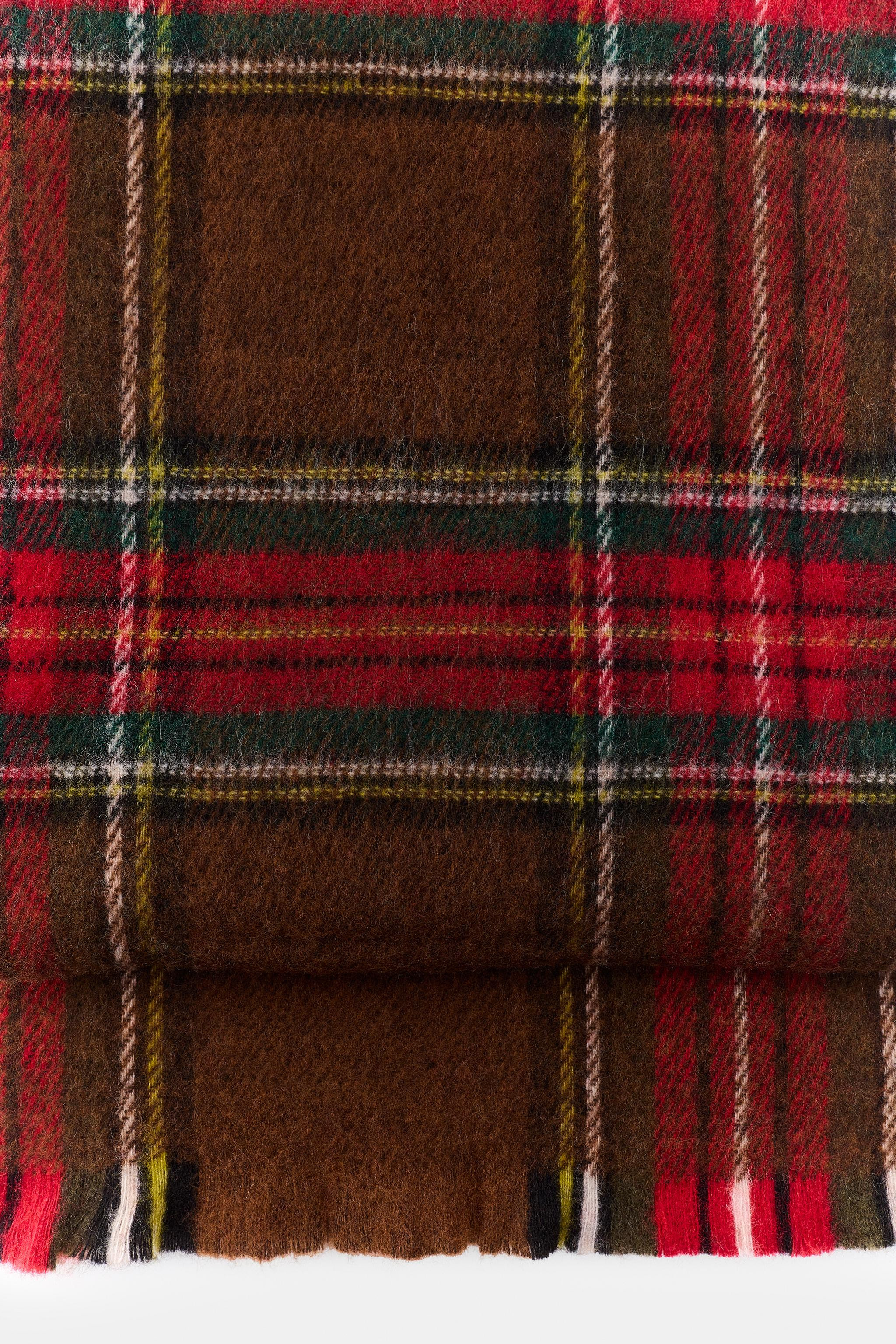 CHECK SCARF WITH FRAYED EDGES | Zara UK