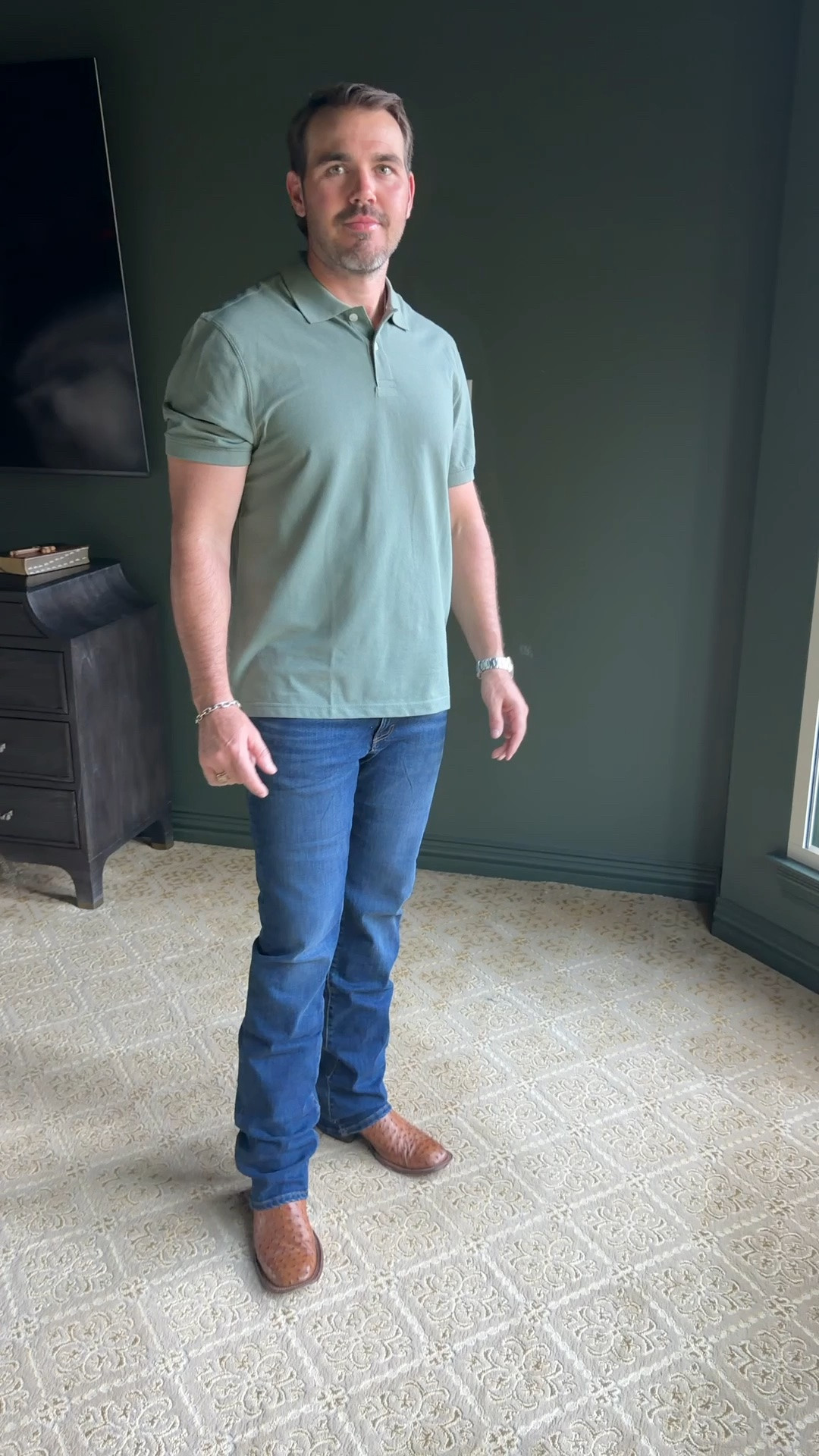 This man loves a polo and I love price of this one!! he says it’s comfy and breathable!! Loving this green color for summertime! comes in several colorways! Frank is in a large!


@leejeans #leejeans #leepartner

#LTKootd #LTKMens