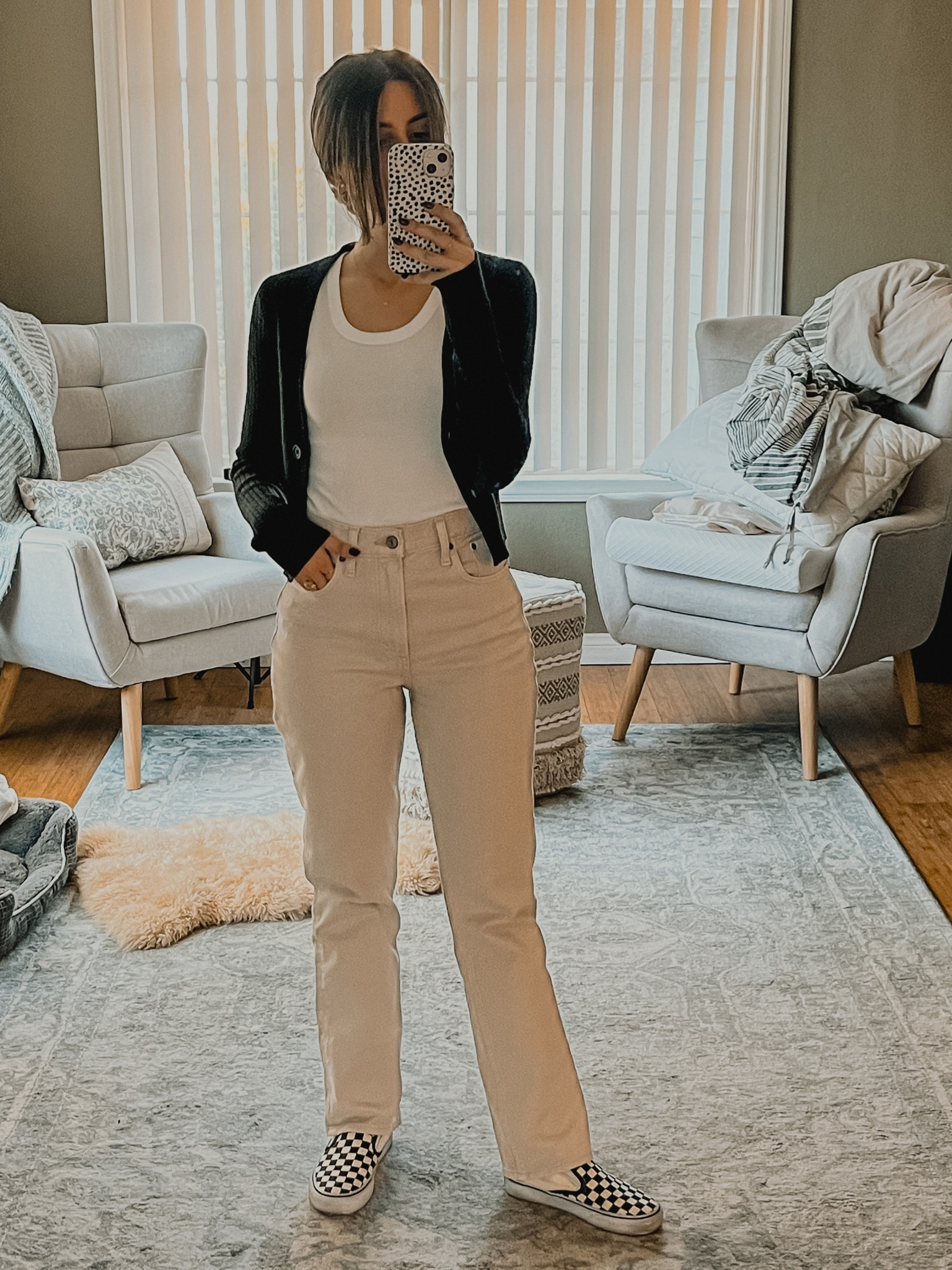 OOTD. Loving these new stone colored jeans. The fit: 90’s ultra high rise straight leg  