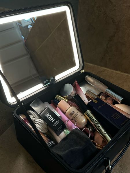 The perfect travel makeup case 💄

#LTKitbag #LTKGiftGuide #LTKunder100
