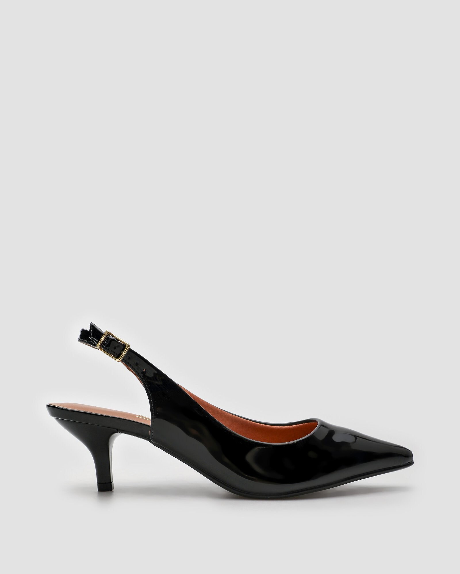 Sapato slingback salto médio fino em verniz preto | Vizzano | Riachuelo (BR)