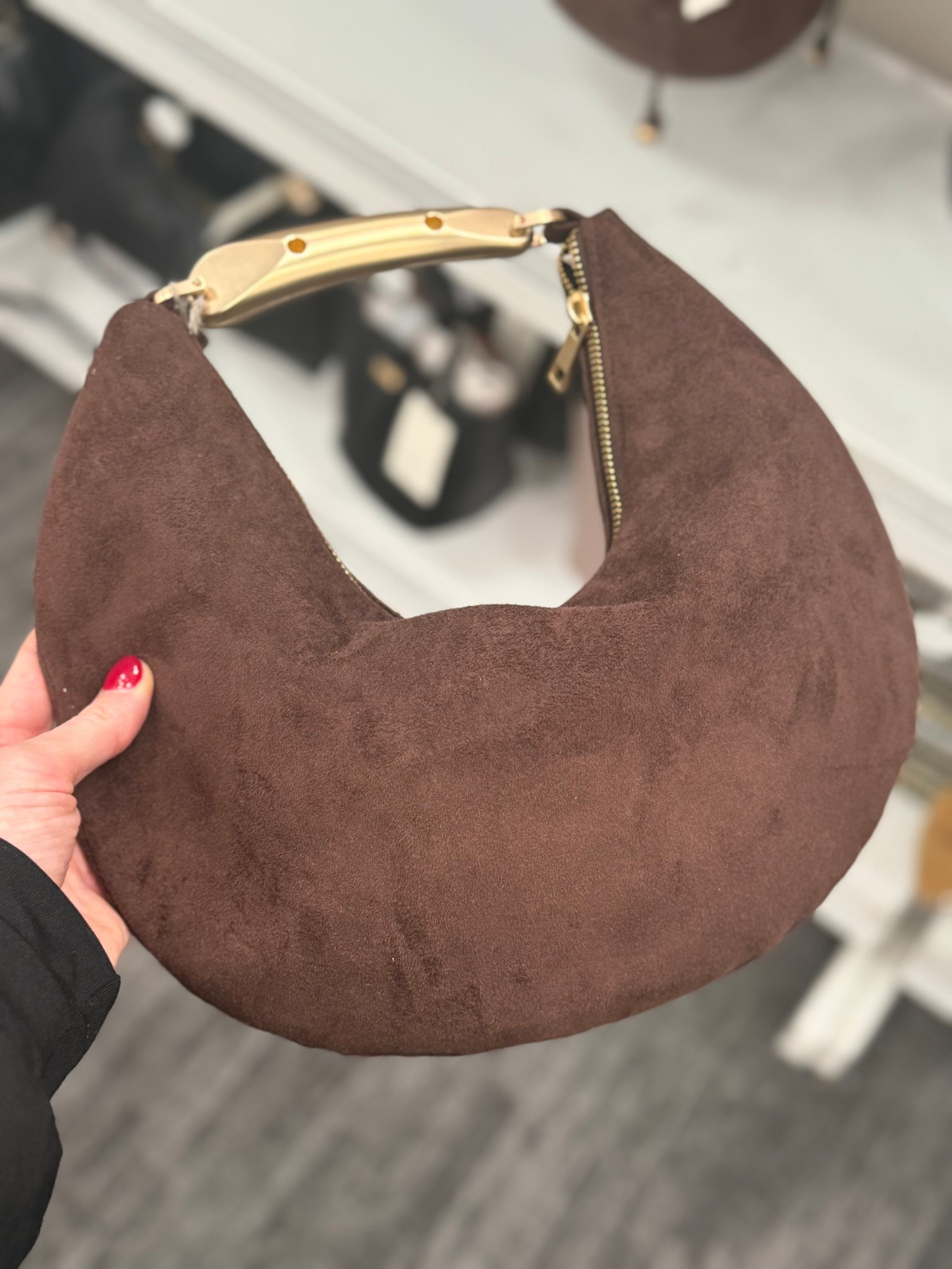 Target Find! 🎯🤎


#target fashion
#target handbag
#target find
#chocolate brown bag
#chocolate brown purse
#crescent handbag
#gold top handle 
#shoulder bag
#fashion inspo
#fashion accessories 
#outfit inspo
#elevated casual
#outfit inspo
#mom fashion inspo
#weekend outfit
#date night outfit
#affordable fashion accesories
#handbag under $100
#handbag under $50 

#LTKFindsUnder50 #LTKootd #LTKGiftGuide