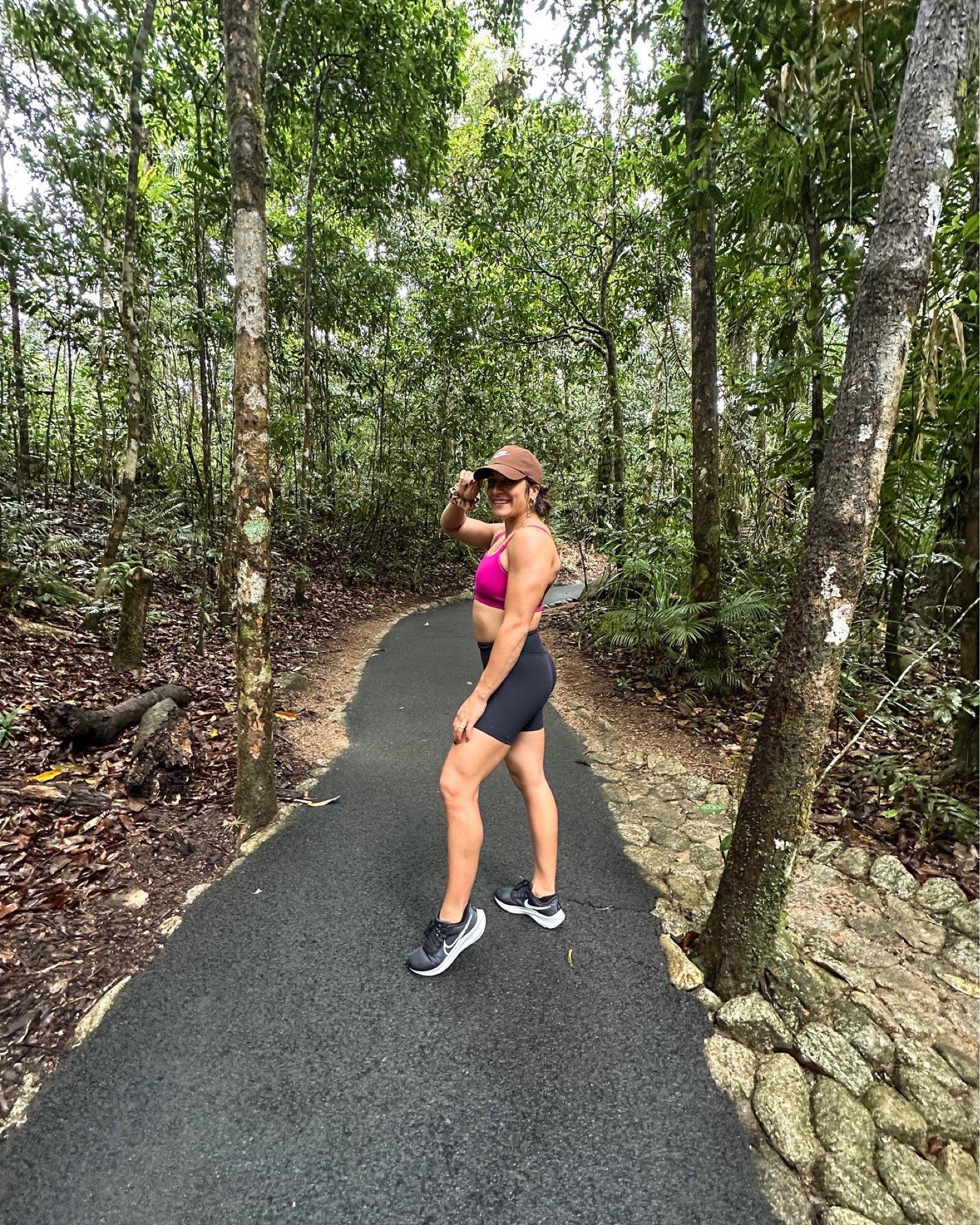 Nike hiking fit ❤️

#LTKFind #LTKtravel #LTKfit