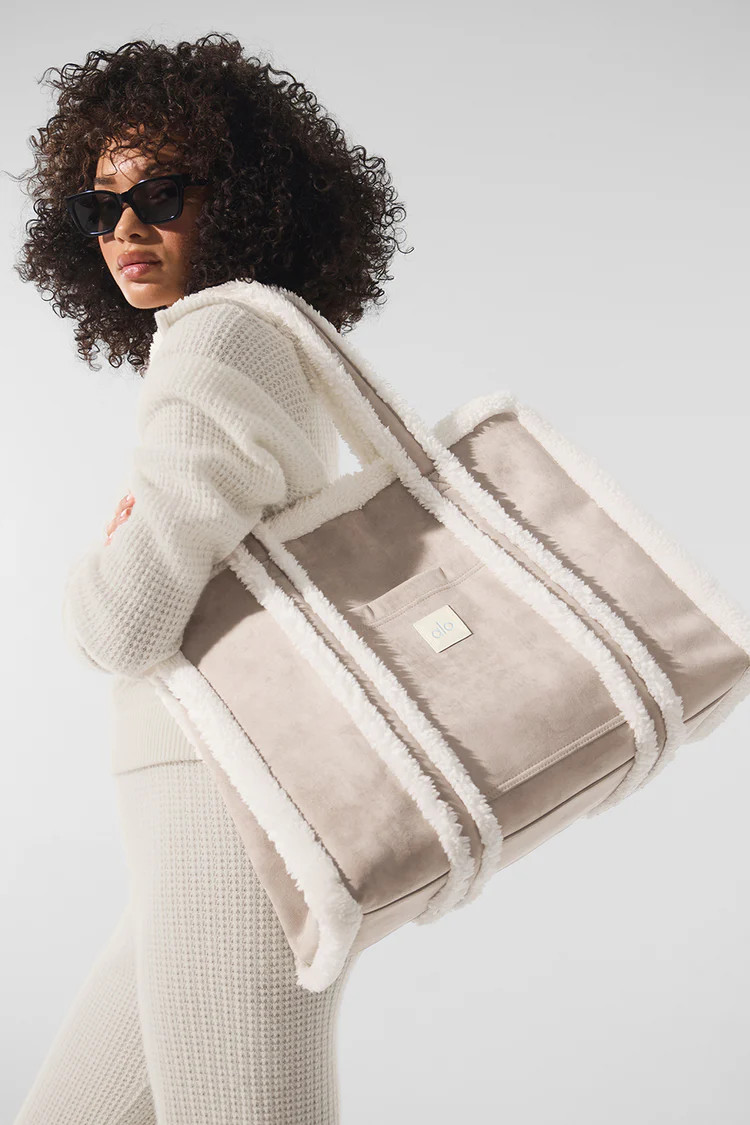 Winterfun Tote Bag - Oat/Ivory | Alo Yoga (US)