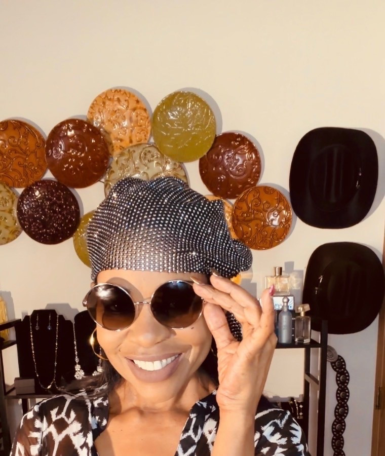 Tap to shop this look + more affordable glam 👉 https://www.shopltk.com/explore/nothinglikesweet_t

#LTKgrwm #LTKootd #LTKOver40