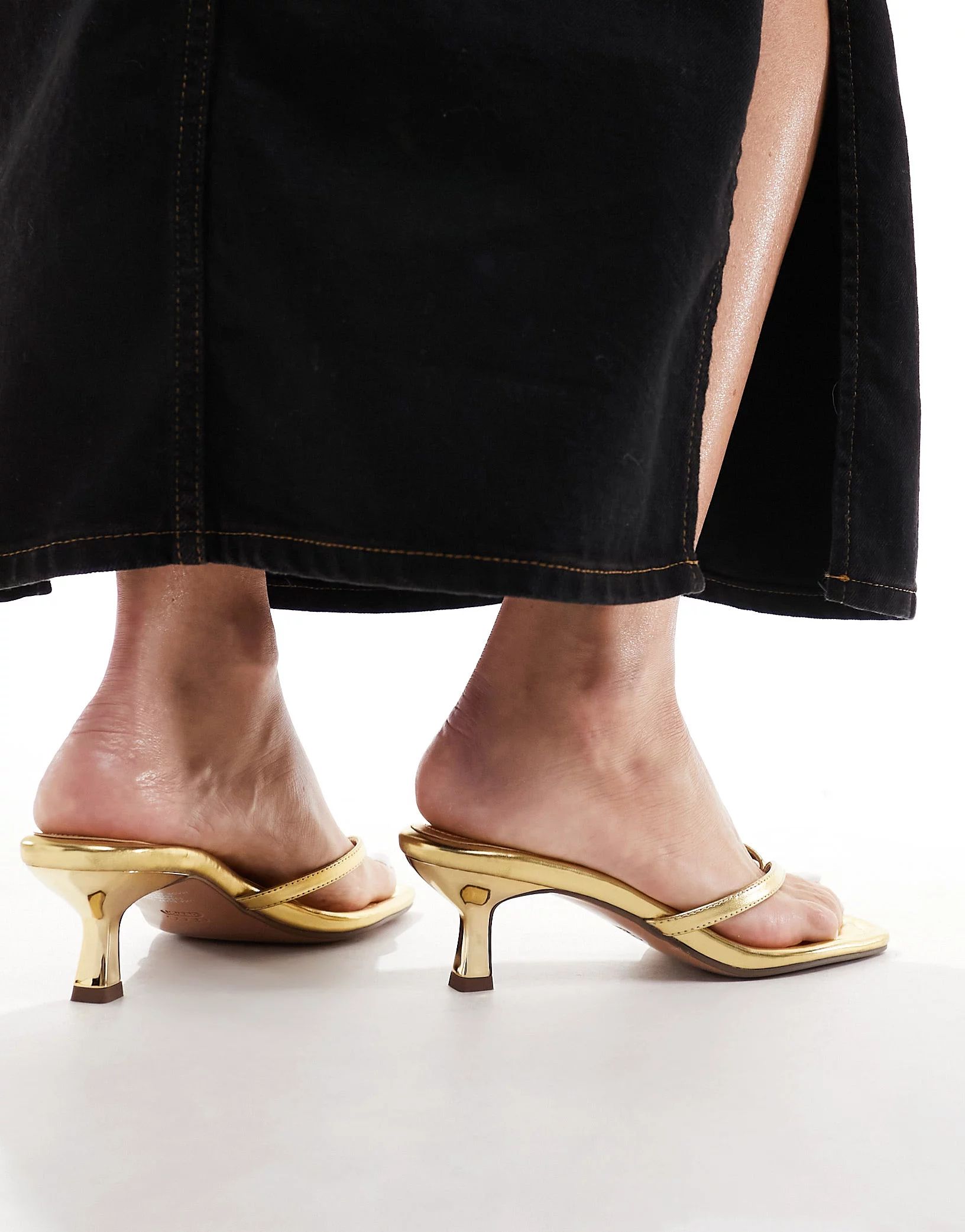 ASOS DESIGN Heatwave toe thong kitten heeled sandals in gold | ASOS | ASOS (Global)