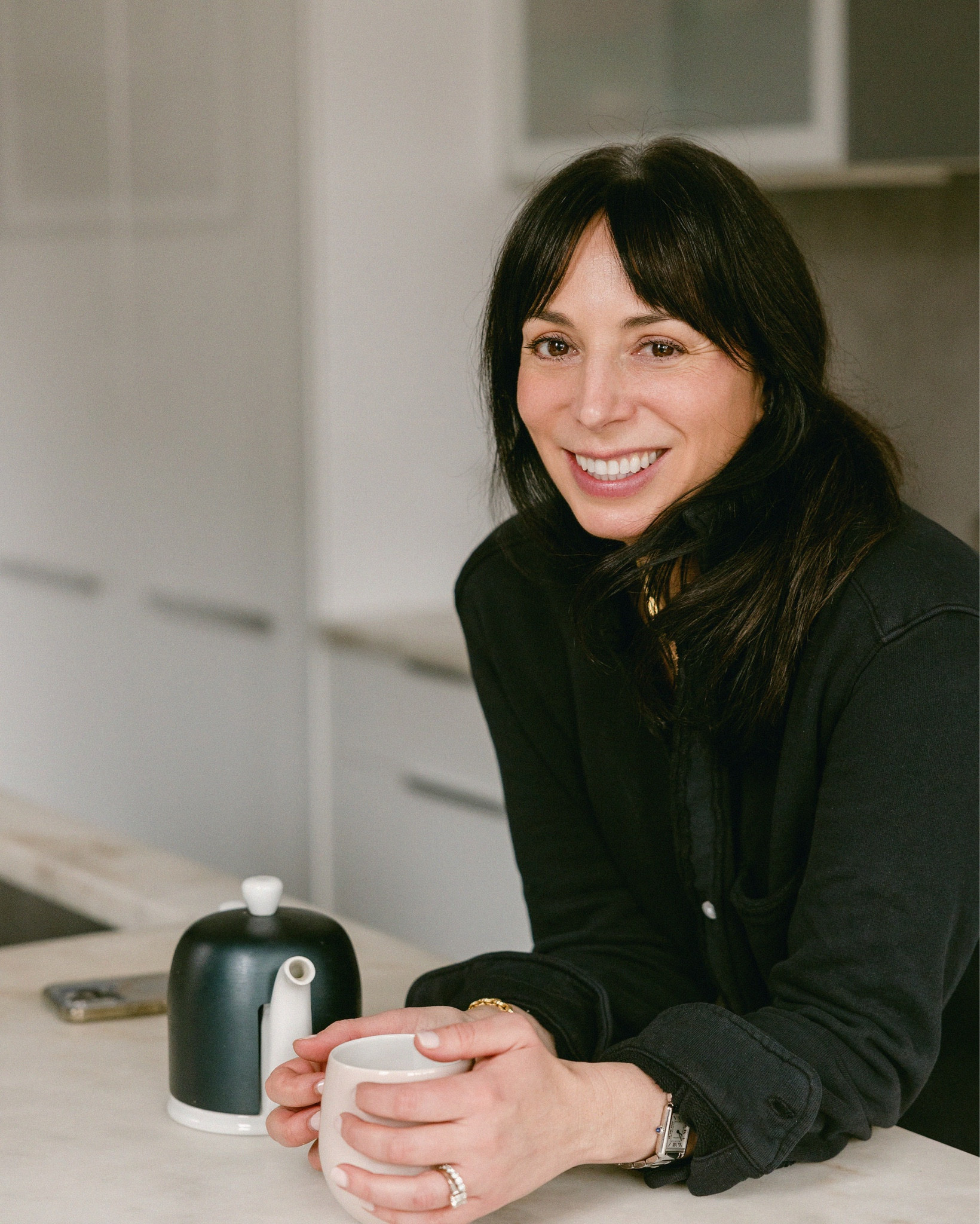 The Eileen sweatshirt button-up is perfect for Chicago weather. We have snow in the forecast, and I plan to snuggle up with Henri and a cup of tea and stay warm inside—style with your favorite denim. Runs true to size, wearing a small. 

#WearLoveRepeat #FrankandEileenPartner @FrankandEileen


#LTKOver40