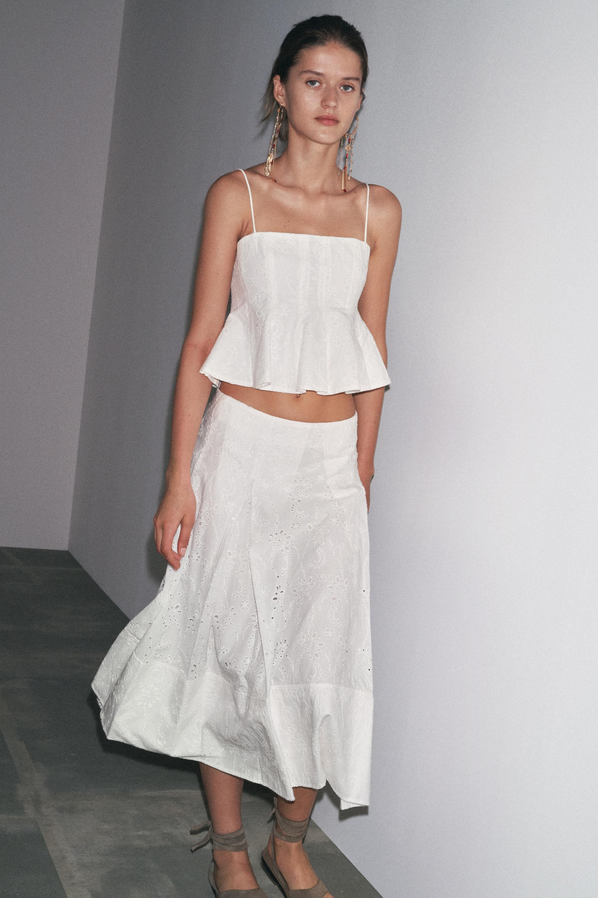 ZW COLLECTION EMBROIDERED CAPE SKIRT | Zara Canada