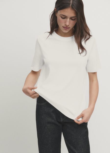 T-Shirt aus Baumwolle
Weiss 
White tshirt cotton 

#LTKeurope #LTKdeutschland #LTKsummer