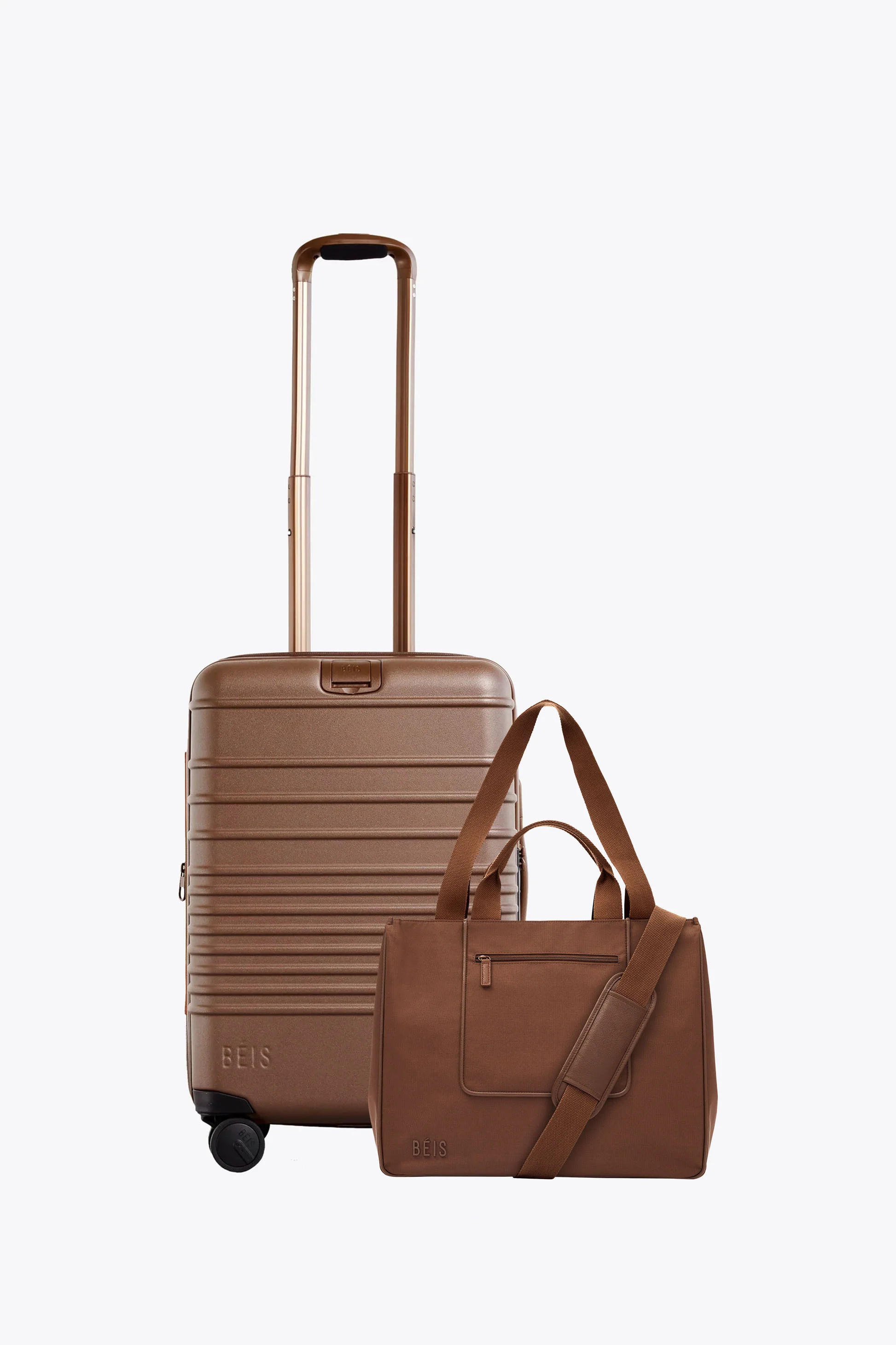 BÉIS 'The Tote Travel Set' in Maple - 21" Carry On Roller & East to West Tote Bag Set | BEIS