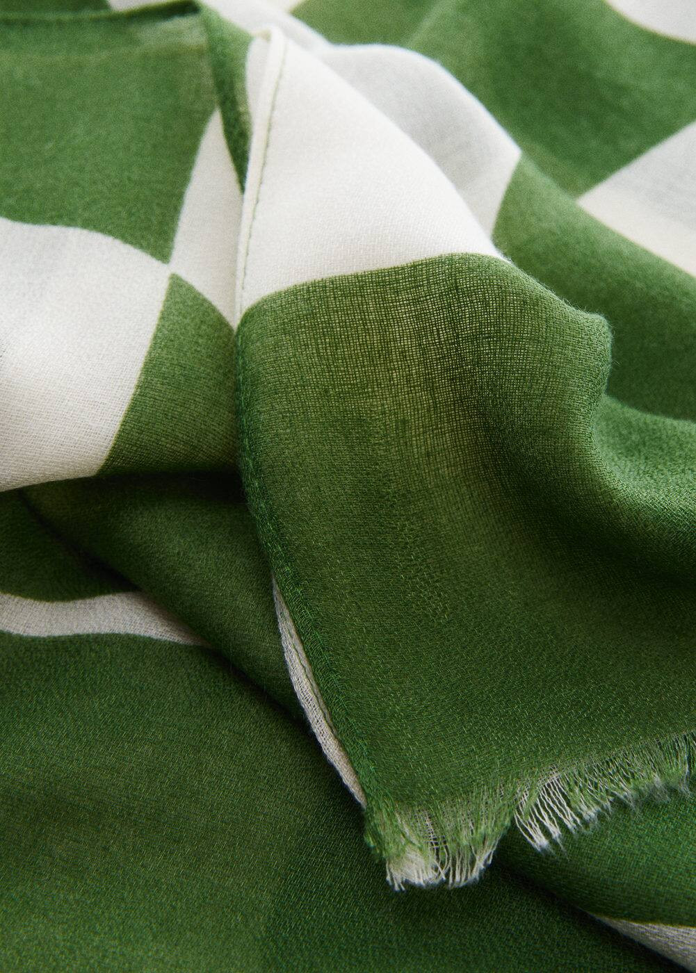 Geometric print scarf | MANGO (UK)