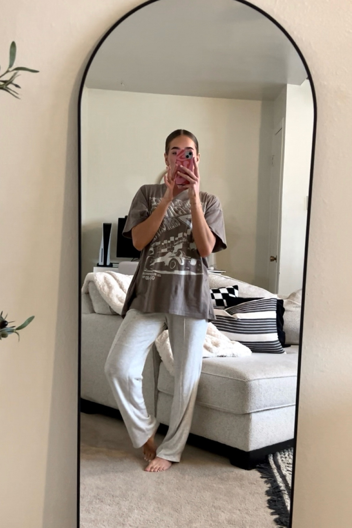 The best comfy outfit 🤎 also Abercrombie has the BEST graphic tees! I can’t find this exact one that I got from there but linking similar ones!! I think I need them too 🫢

#LTKGiftGuide #LTKMostLoved #LTKstyletip