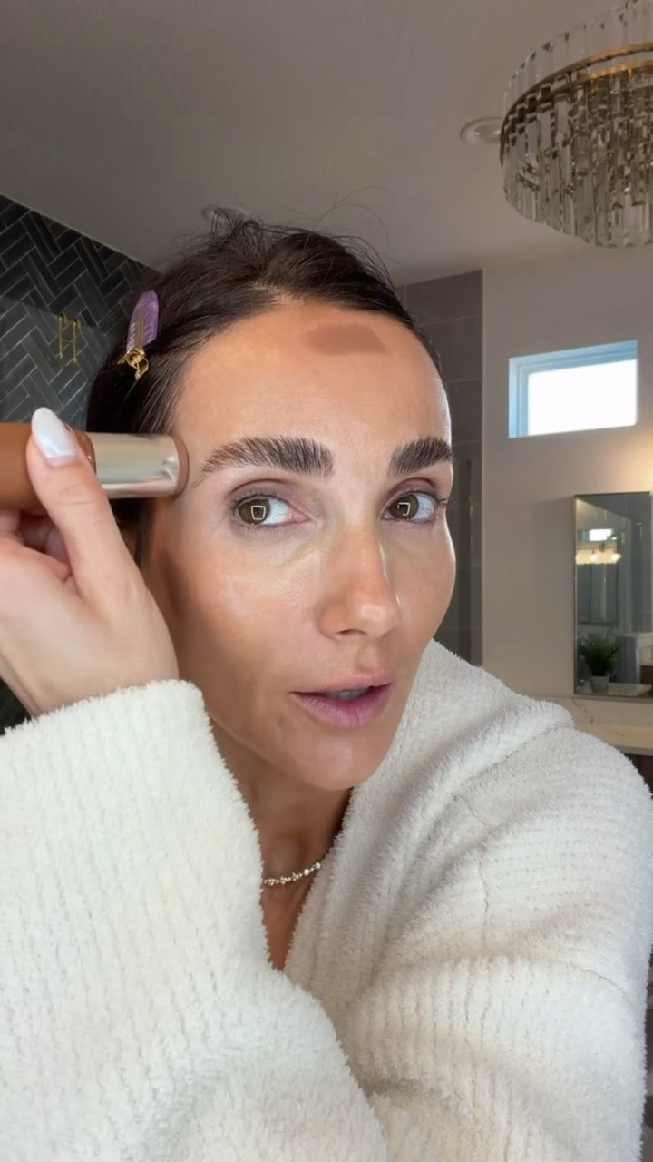 Dior bronzer stick shade Medium, 15% off.

mature skin, makeup over 40, makeup indpo, annabrstyle

#LTKSaleAlert #LTKOver40 #LTKBeauty