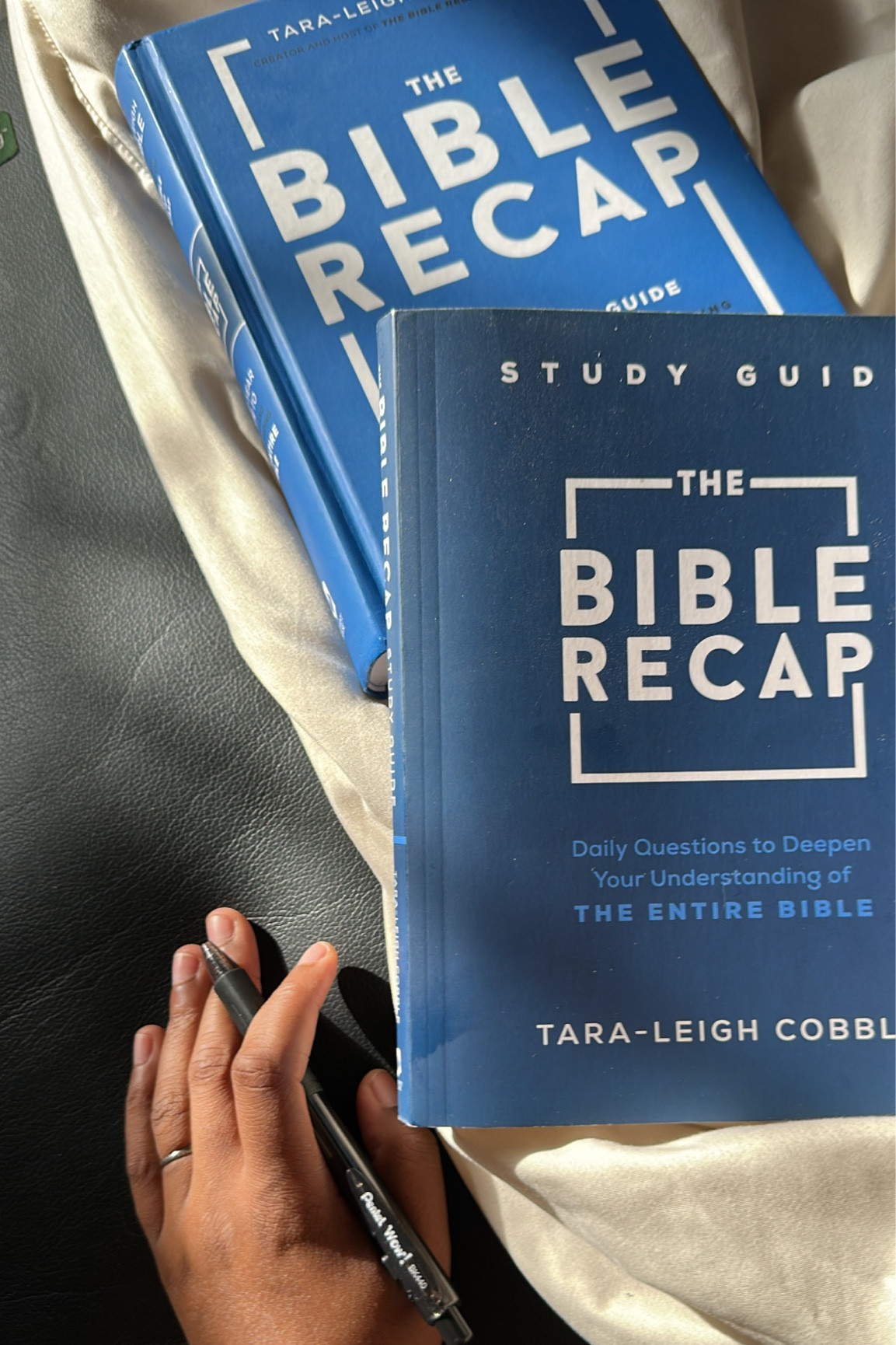Grounding my physical and spiritual body. ♥️ The Bible Recap is still the one for me. It helps me deleting my understanding of the Bible so I can grow wiser in the Word every day. And the grounding mat connectme to the earth and helps me with a myriad of health benefits.  Better sleep, decreased inflammation, less cravings etc. So some research on this and then get a mat for sure! 

#LTKover40