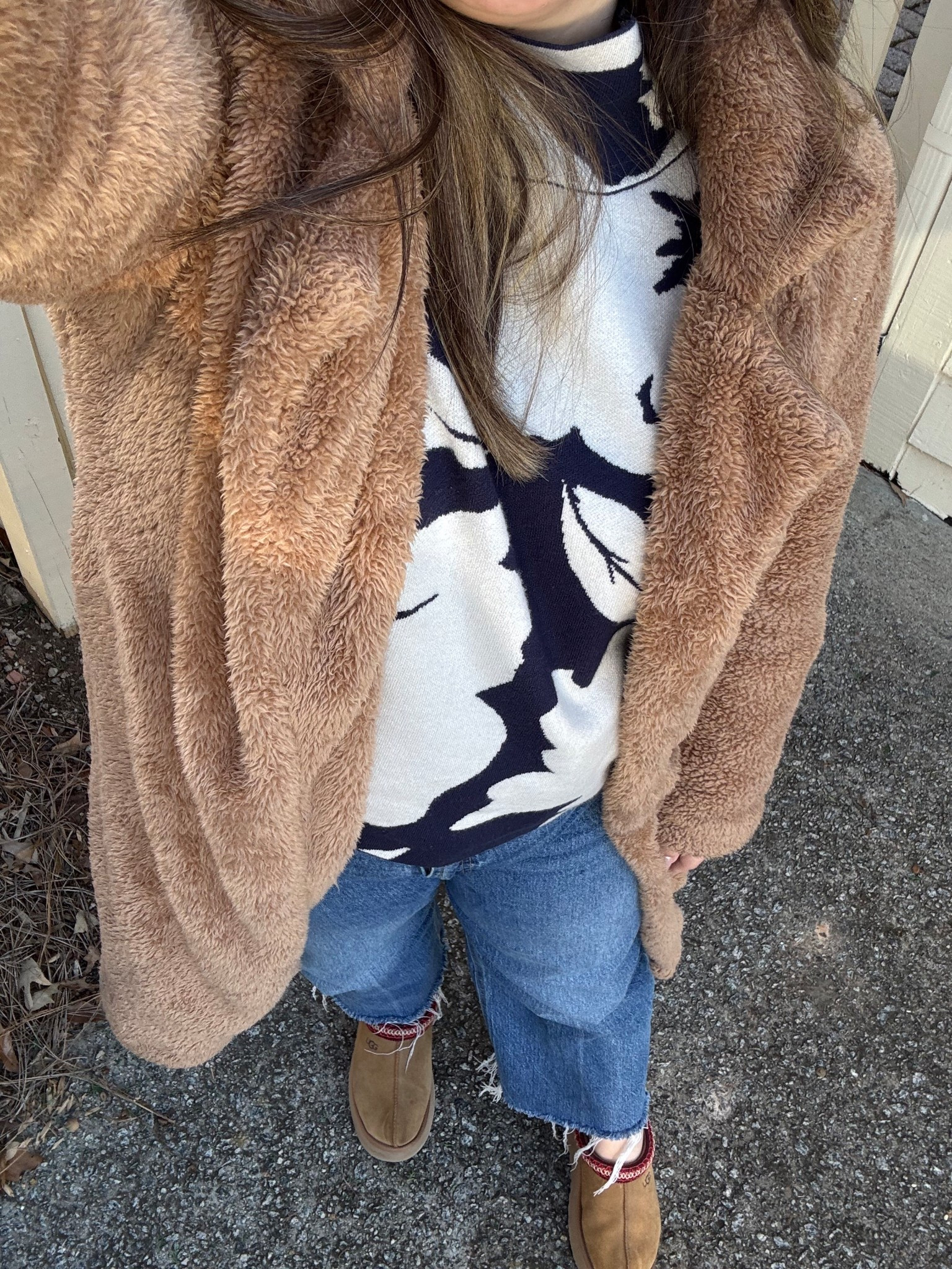 Navy neck sweater


#LTKmomlife #LTKFindsUnder100