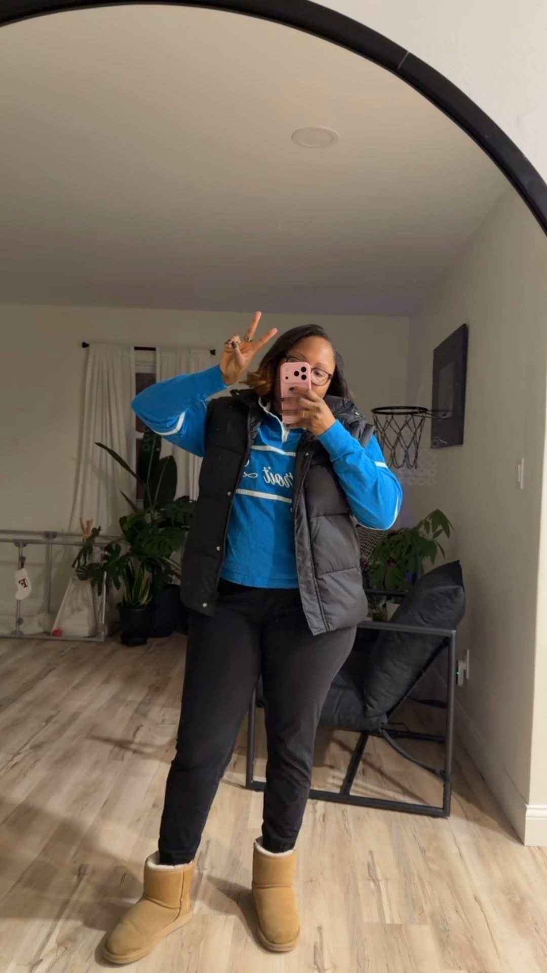 Friday work OOTD🦁

First day with my new iPhone 17 pro📱

#LTKMidsize #LTKWorkwear #LTKStyleTip