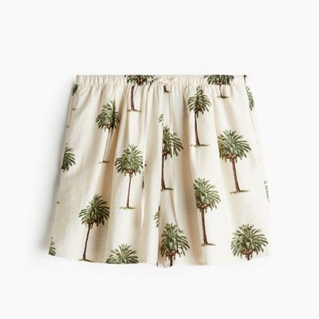 Palm tree print shorts

#LTKfindsunder50 #LTKSeasonal #LTKstyletip