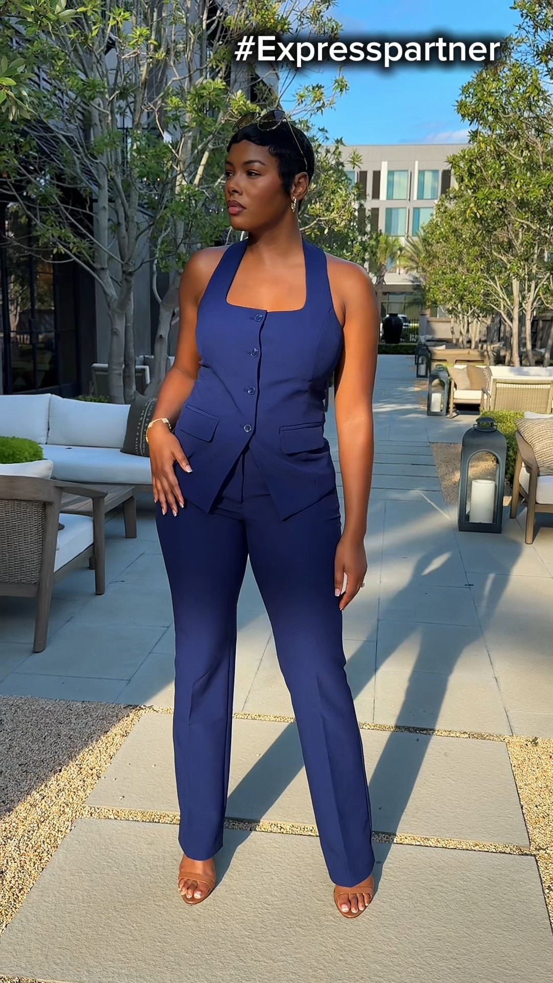 Me & a two piece set 🥰🤞🏾


Top: medium 
Pants: 8L
Height: 5’8
