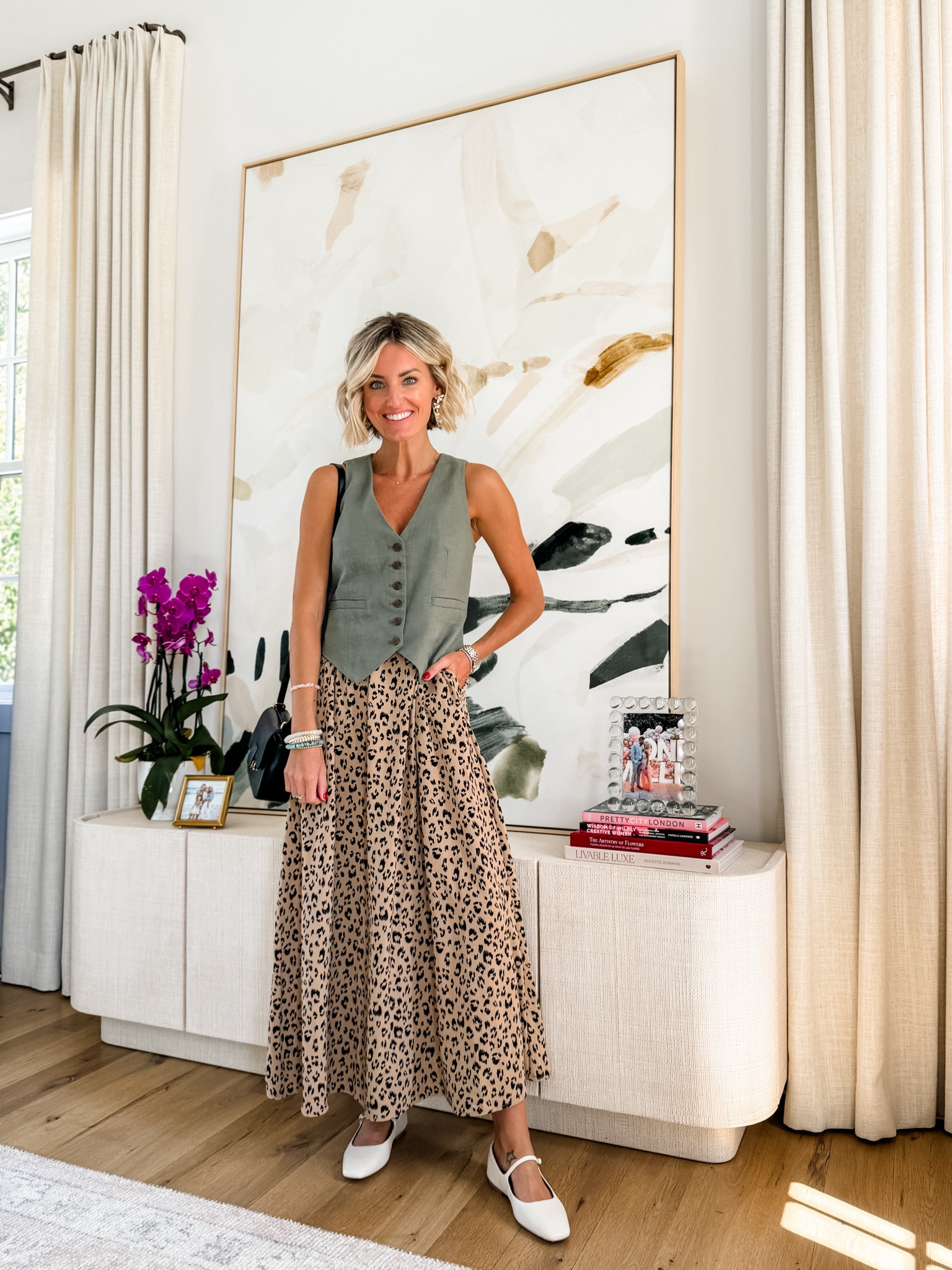 Another way to layer a dress into fall! I am wearing an XS in the dress and vest! 

Loverly Grey, Target finds

#LTKFindsUnder50 #LTKStyleTip #LTKSeasonal