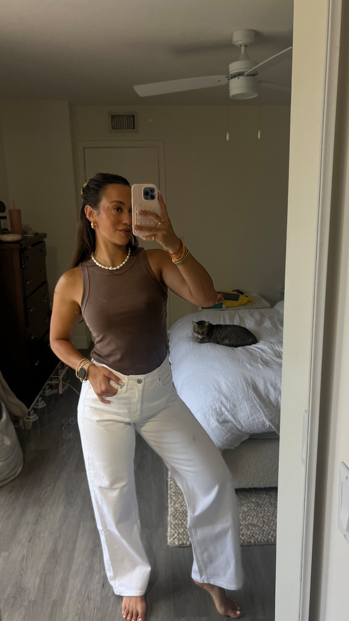 I think I found the perfect baggy white denim for summer!

I picked up these wide leg jeans from old navy today - I sized up to a 6 for a looser baggier fit 

The brown tank is also old navy - wearing size small! 

#LTKBeauty #LTKStyleTip #LTKFindsUnder50