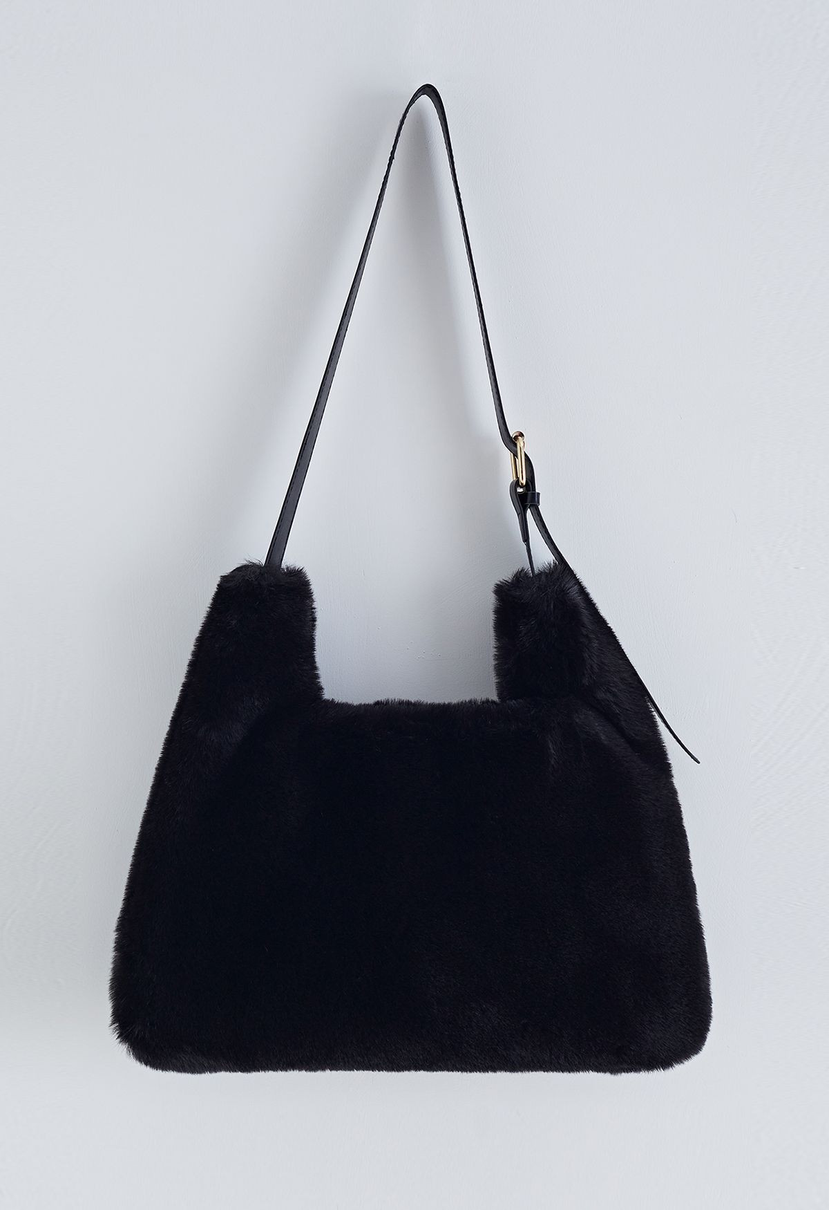 Ultra-Soft Faux Fur Shoulder Bag in Black | Chicwish