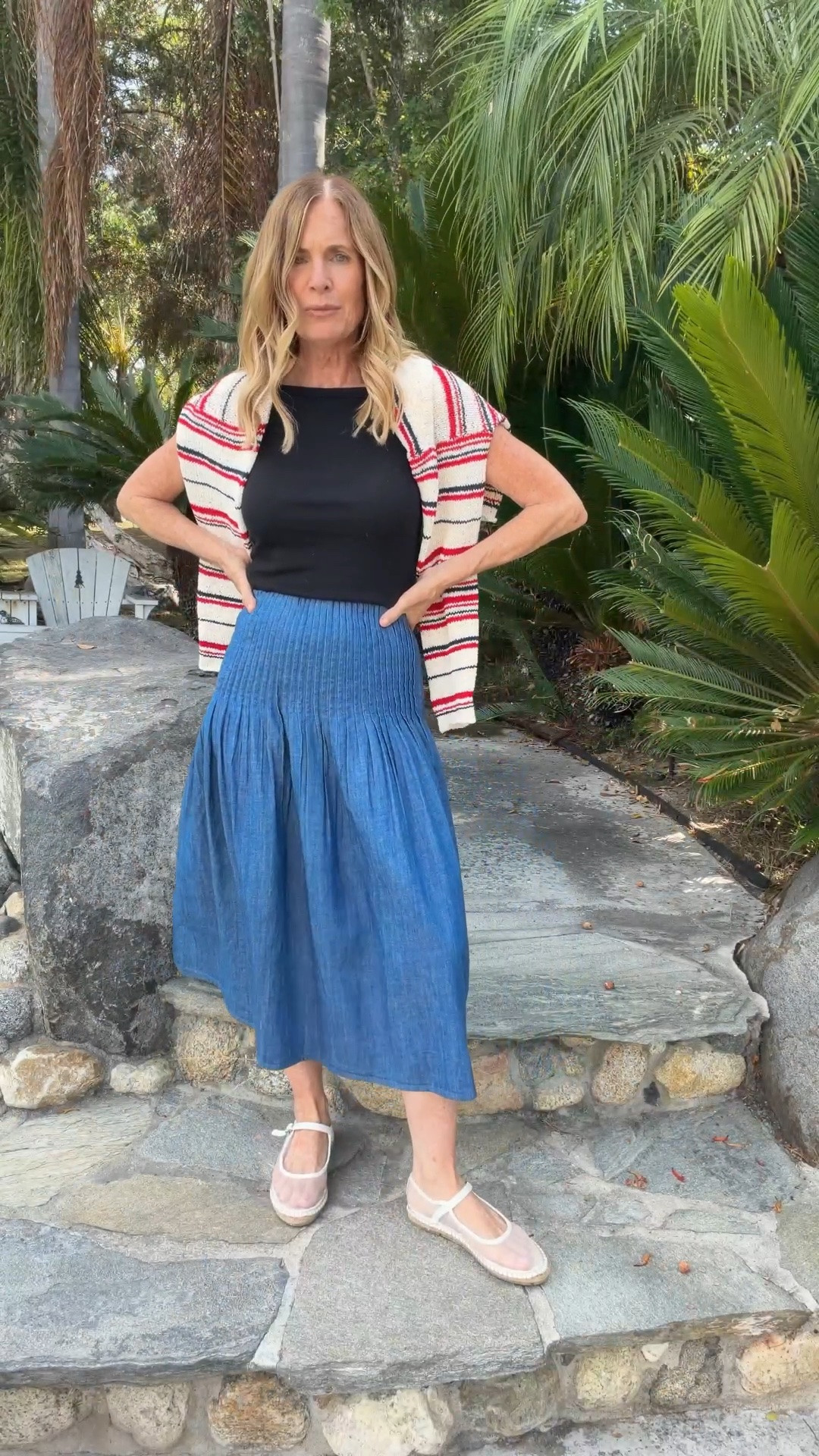 A little Madewell moment 🤎

The CUTEST denim midi skirt, easy barrel-leg drawstring pants + the prettiest hand-knit sweater. Just a few really good pieces that make getting dressed EASY. 👖✨

Which are you picking… MIDI SKIRT or BARREL PANTS? 👇

#LTKxMadewell #LTKOver40 #LTKSeasonal