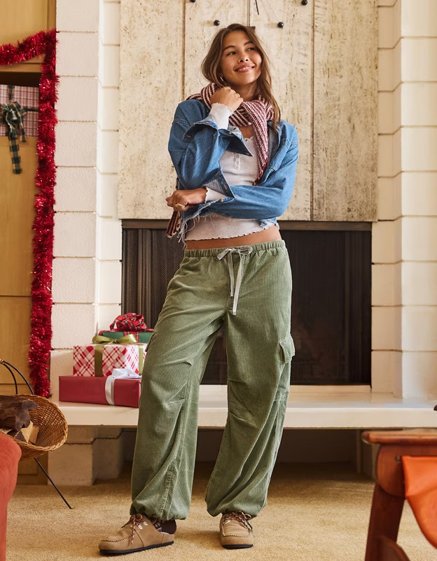 AE Low-Rise Corduroy Cargo Pant Women's Succulent Olive XXL | American Eagle Outfitters (US & CA)